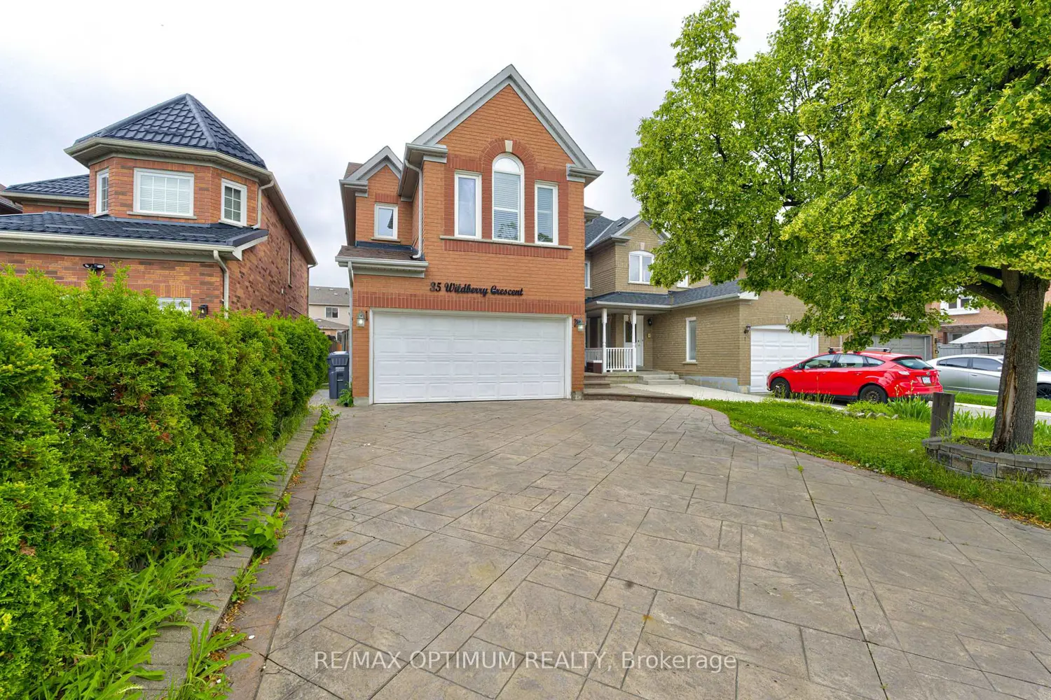 35 Wildberry Crescent photo 2