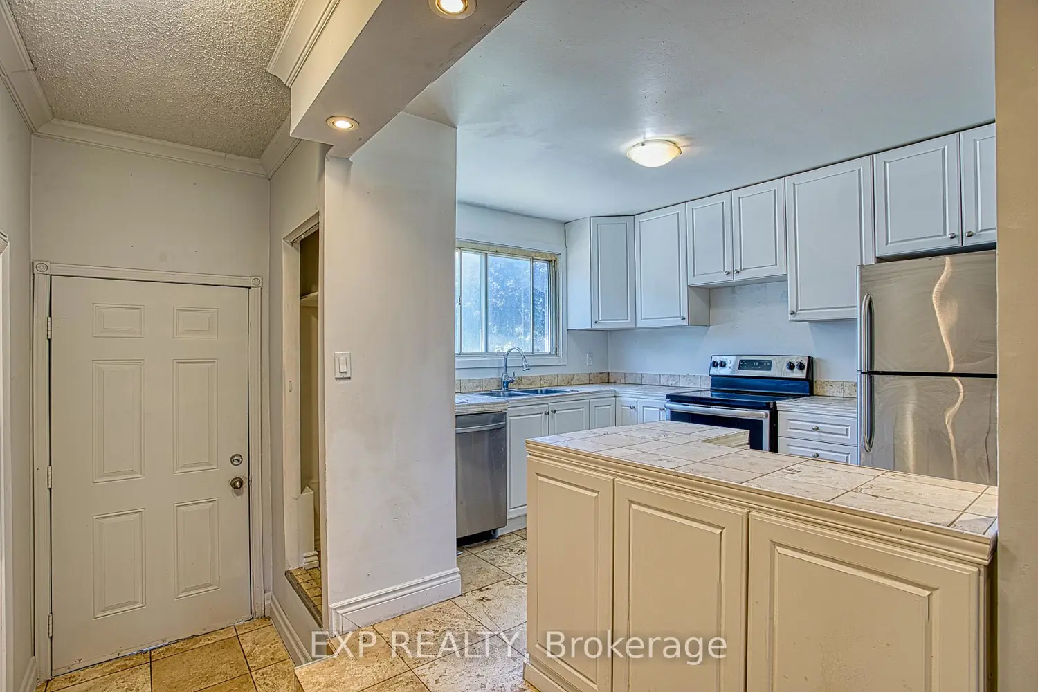 75 Berkindale Drive 85 photo 5