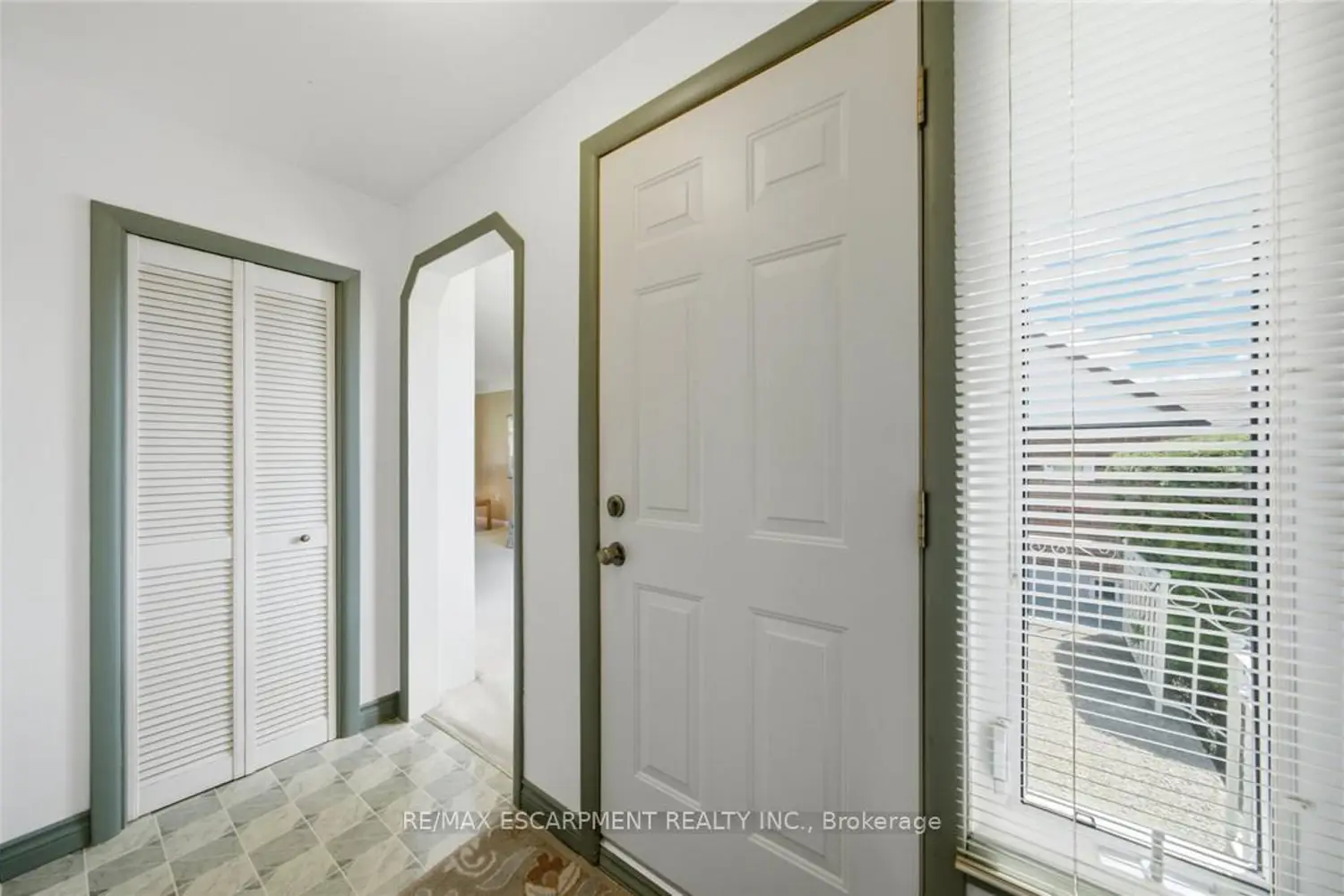 89 Charlotte Street photo 3