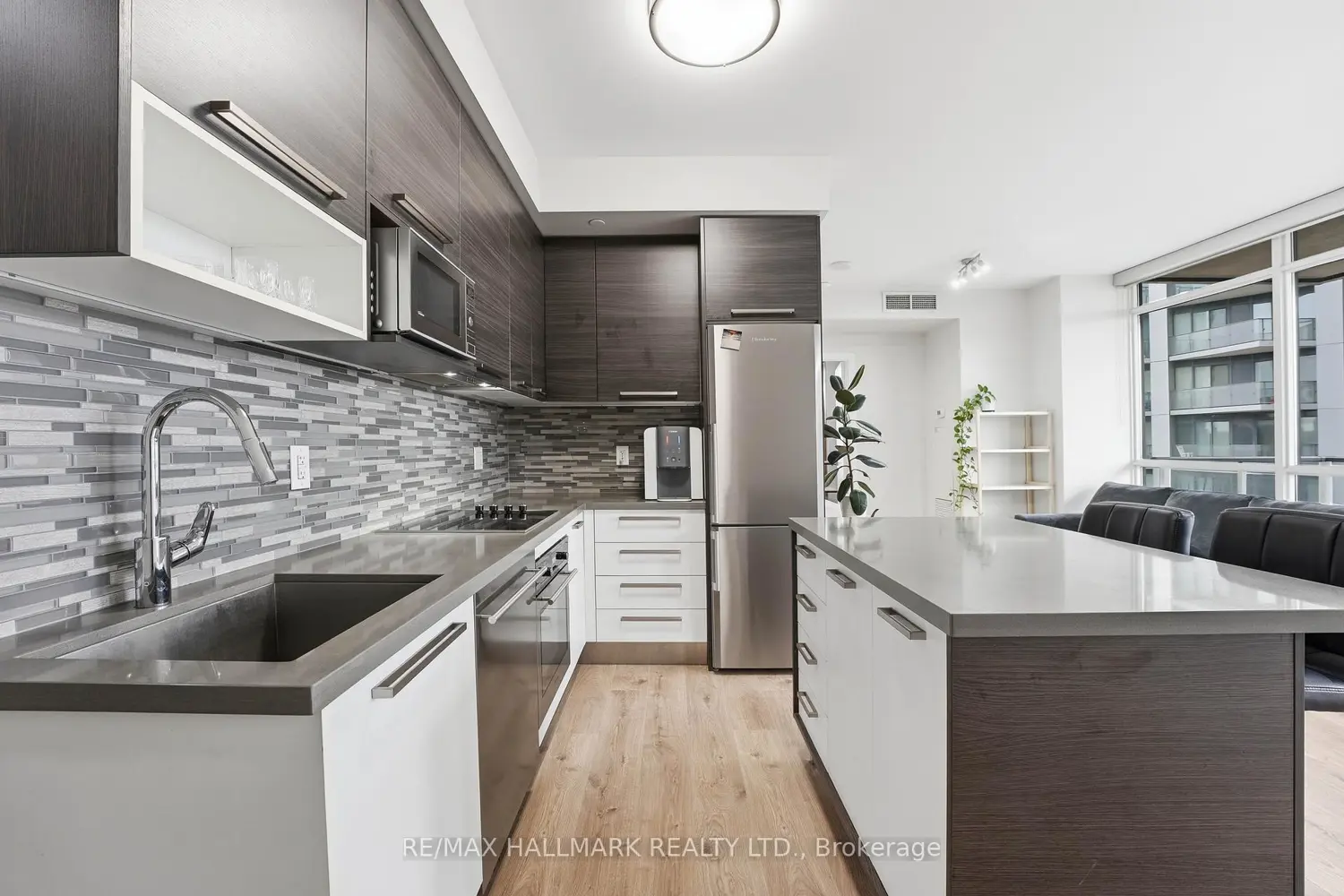 36 Park Lawn Road 710 photo 5