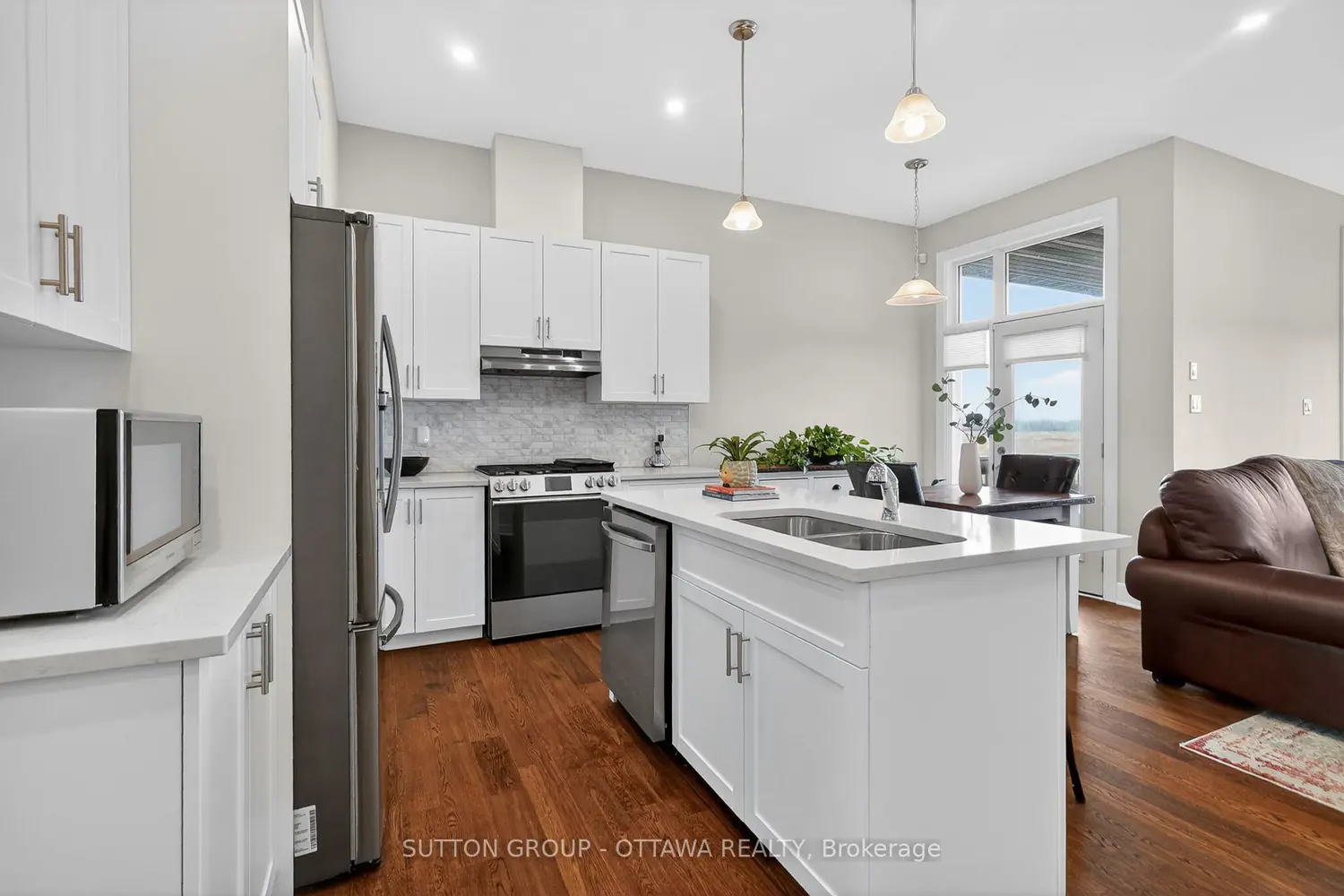 105 Dunlop Road photo 4