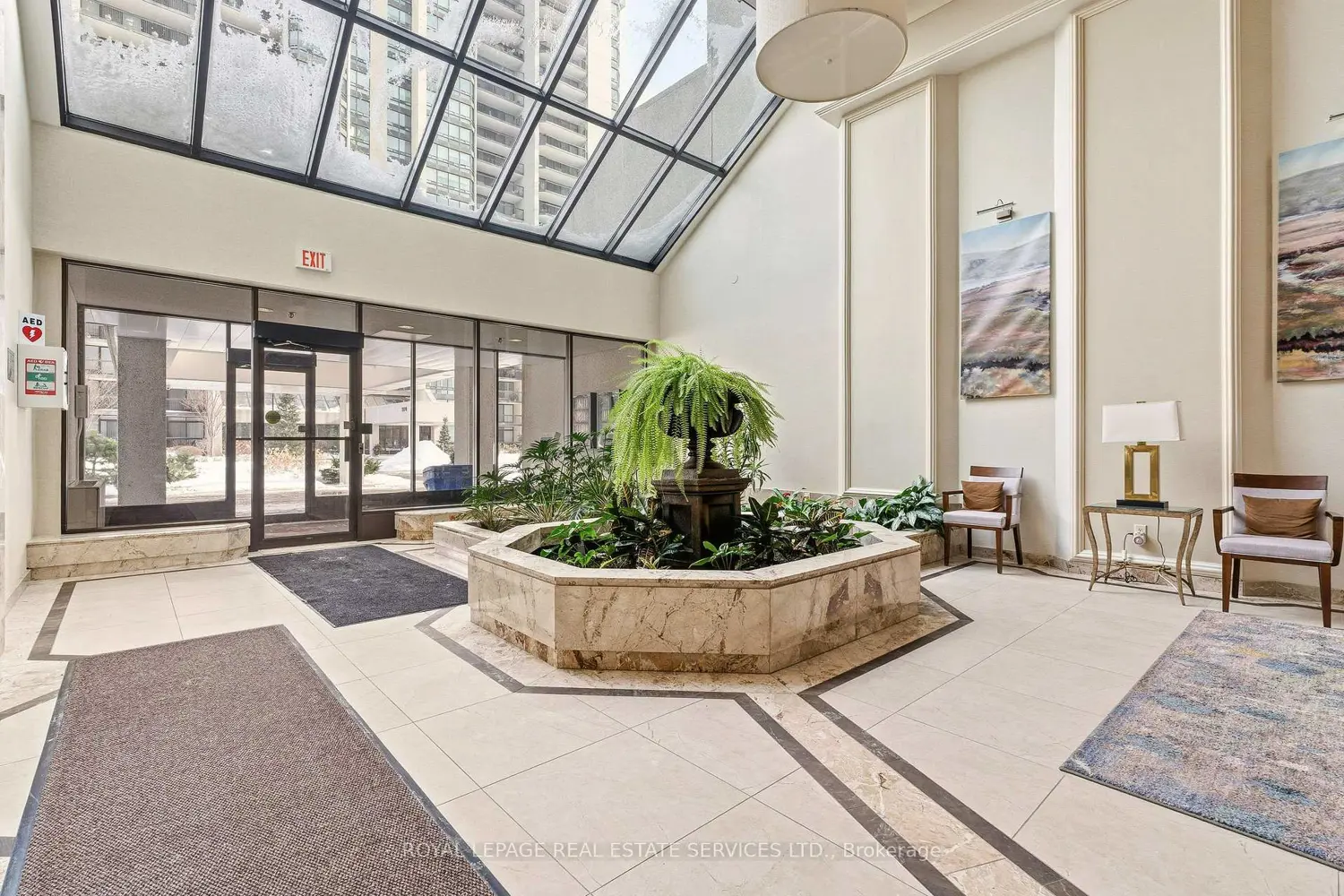 2180 Marine Drive 1602 photo 2
