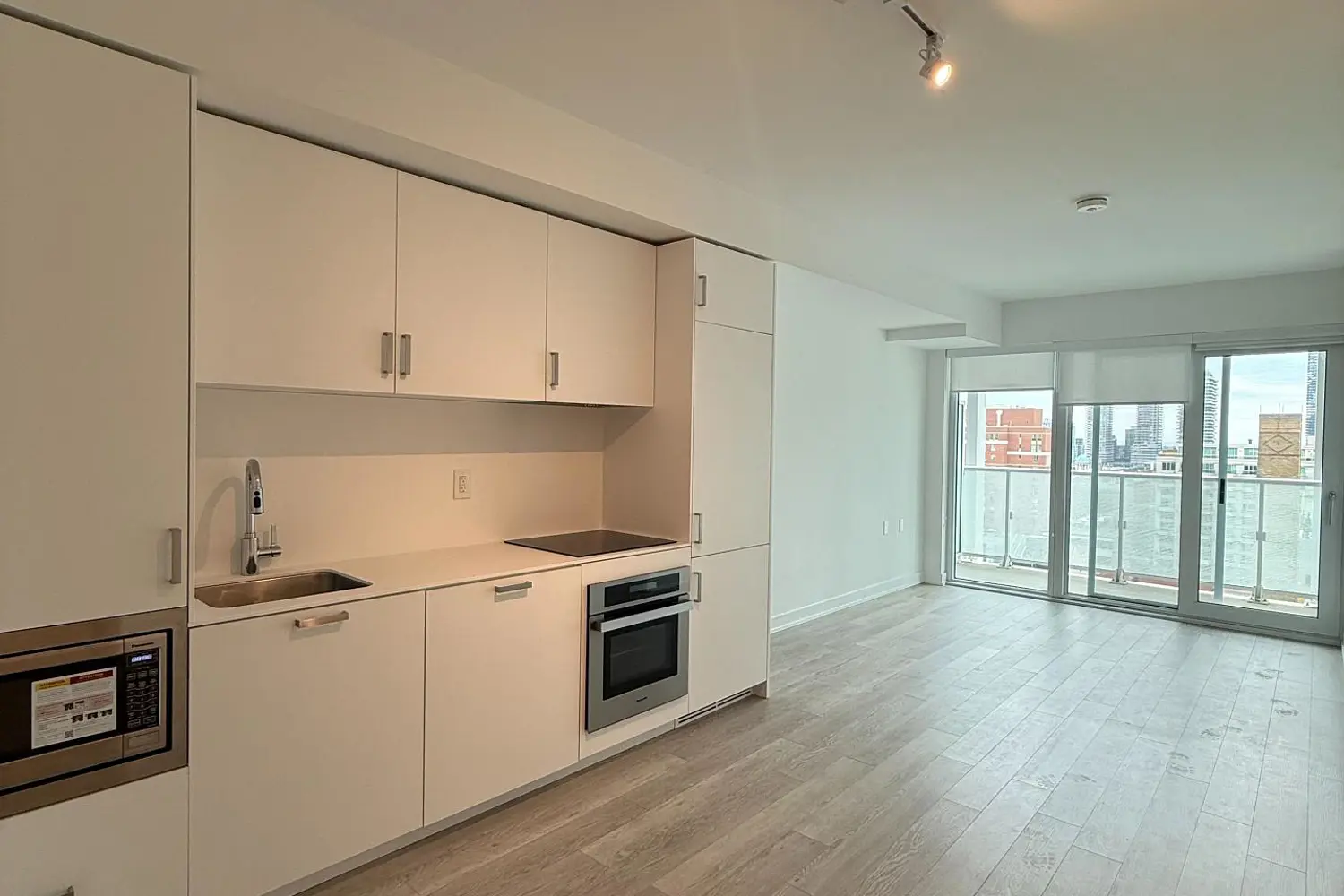 88 Queen Street 1007 photo 2