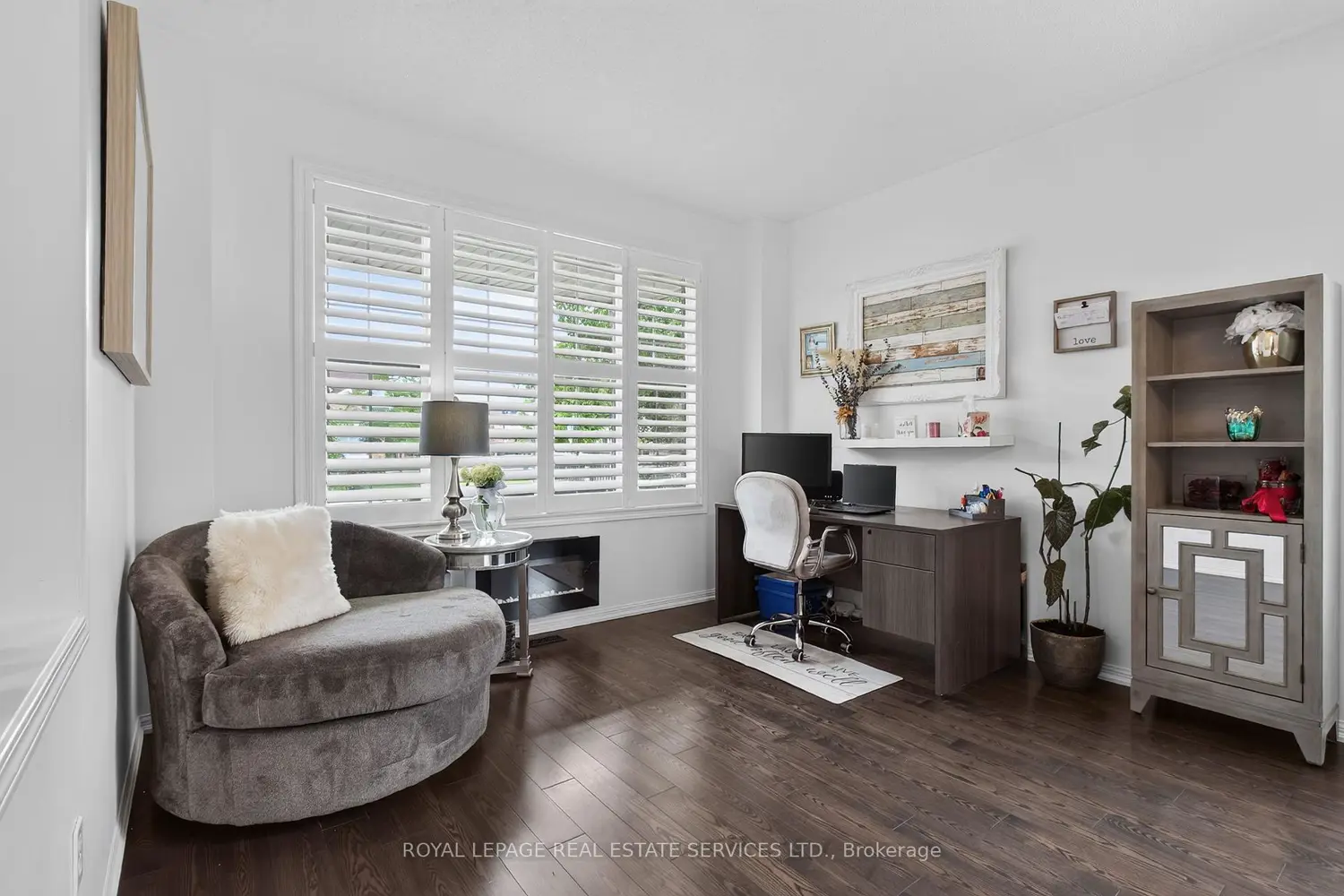 852 Trudeau Drive photo 2