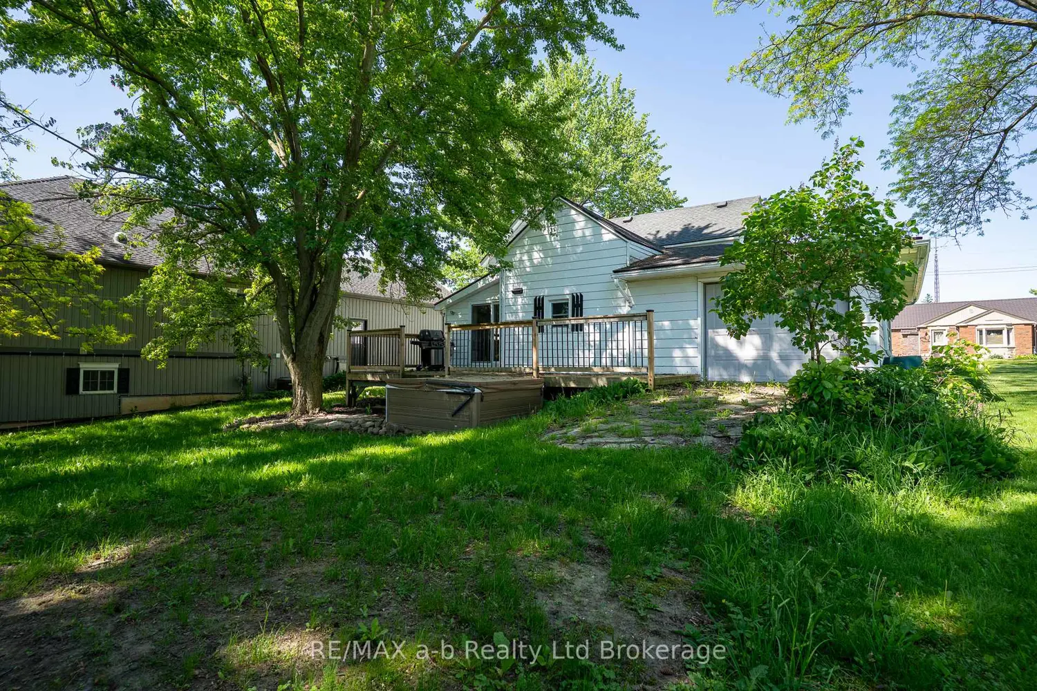 80 Stover Street photo 2