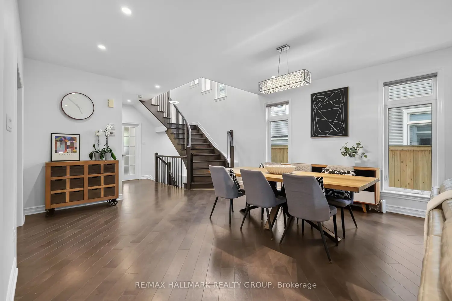 878 Excursion Way photo 2
