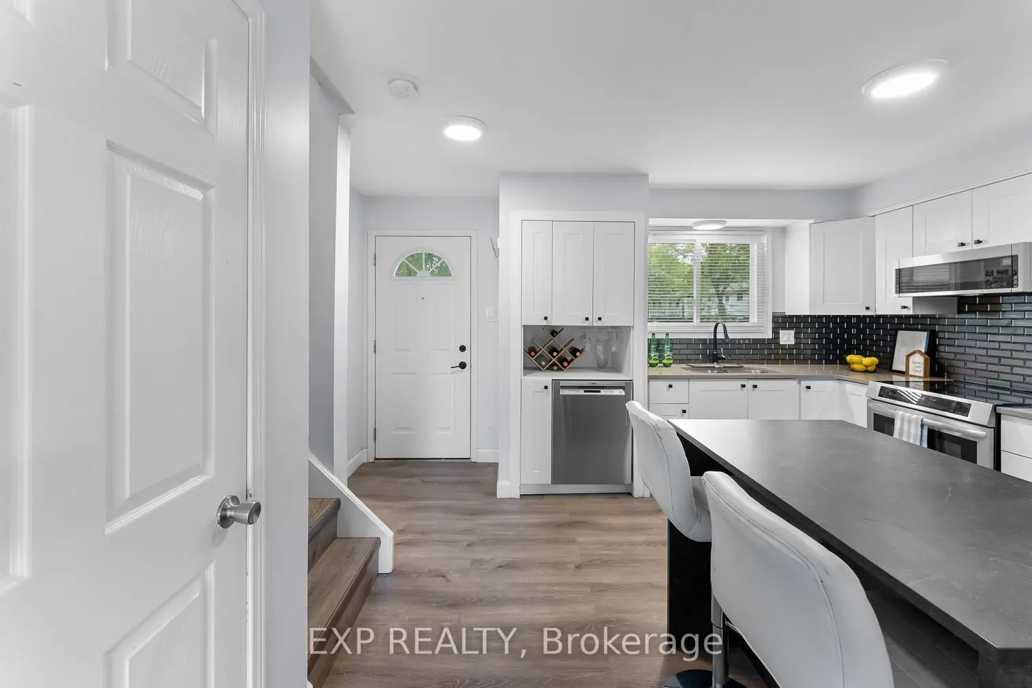 3322 Addison Avenue 10 photo 2
