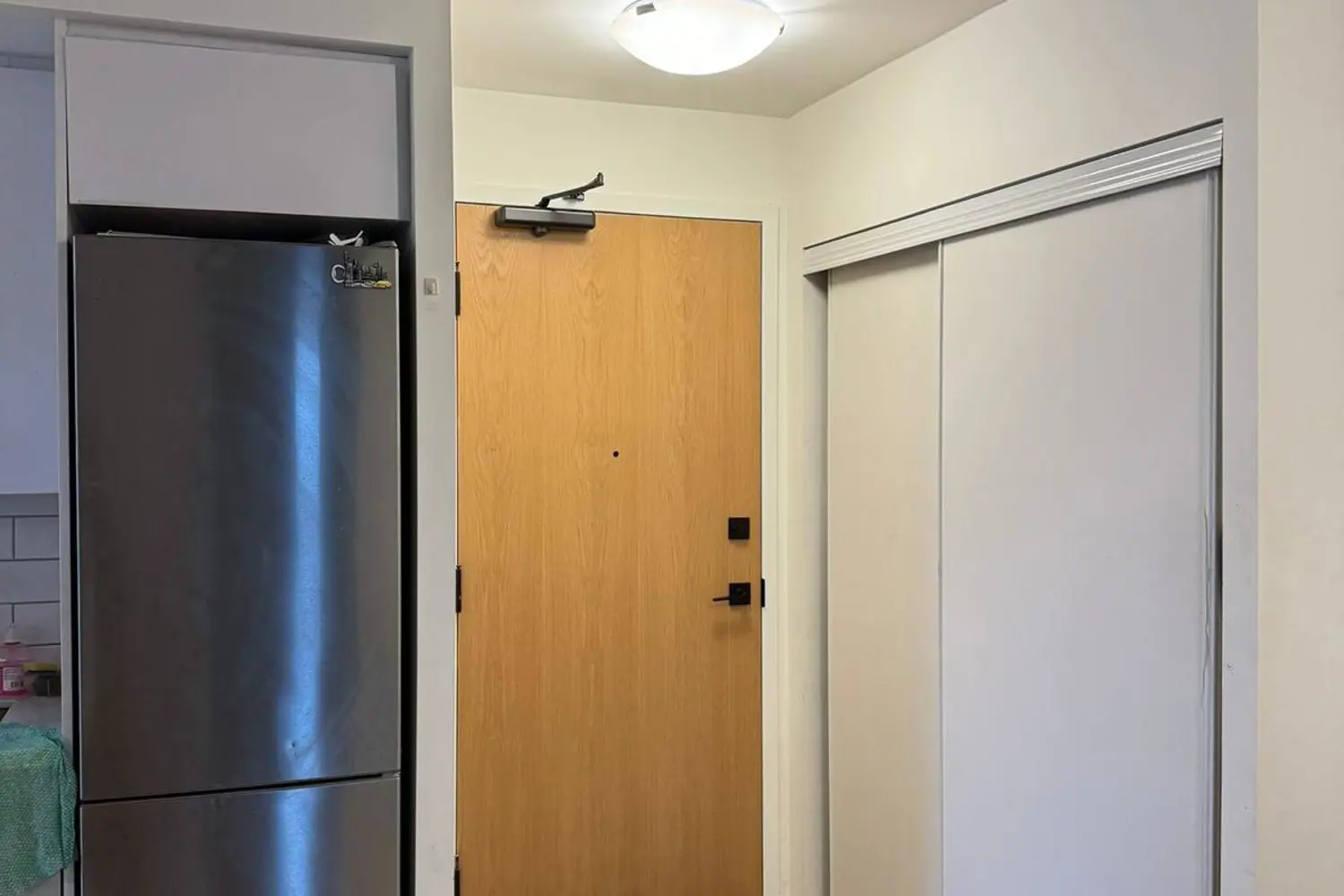 7 Erie Avenue 414 photo 3