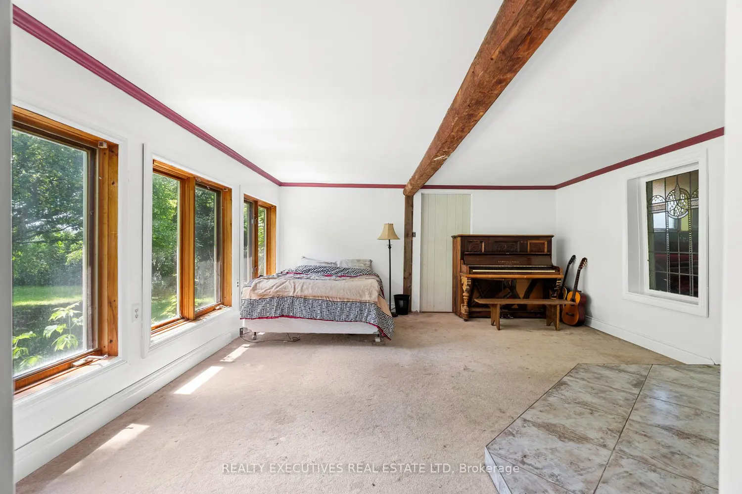 10550 Hulbert Road photo 5