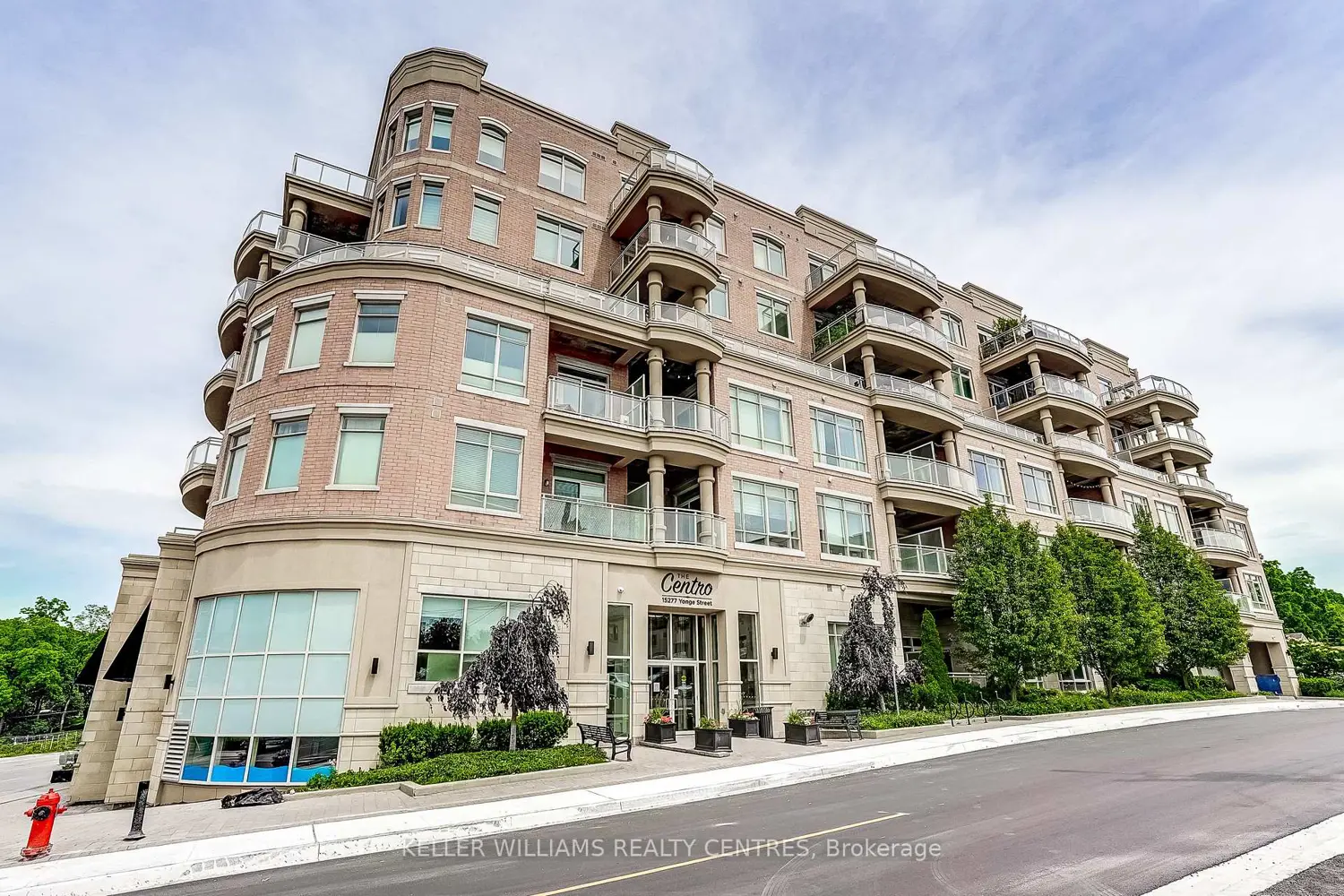 15277 Yonge Street 317
