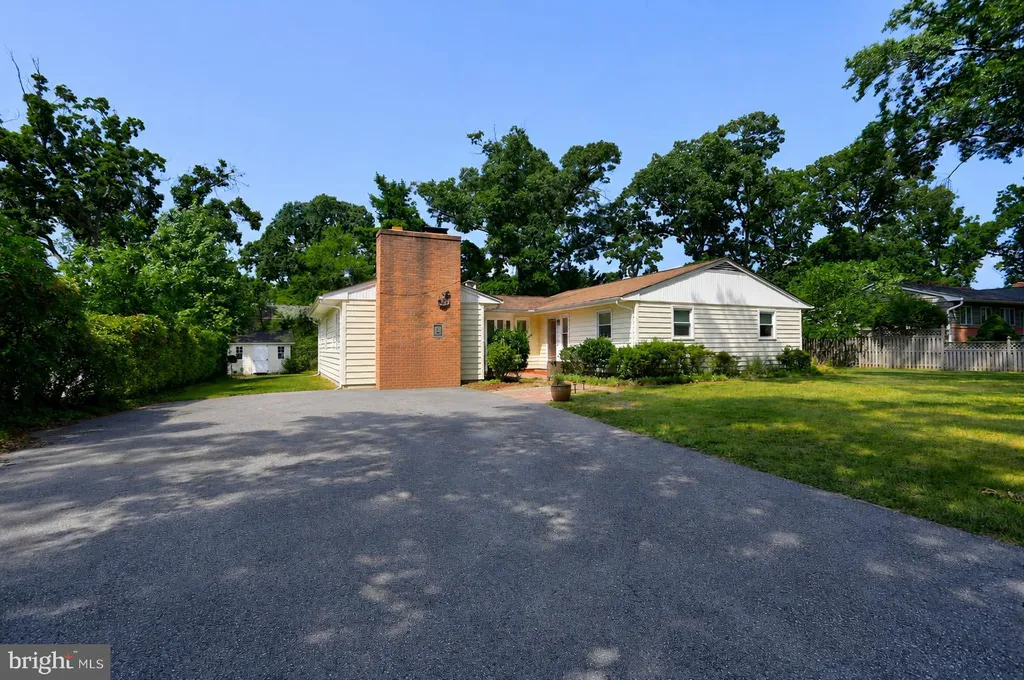 166 Sillery Bay Road, Pasadena, MD 21122 photo 2