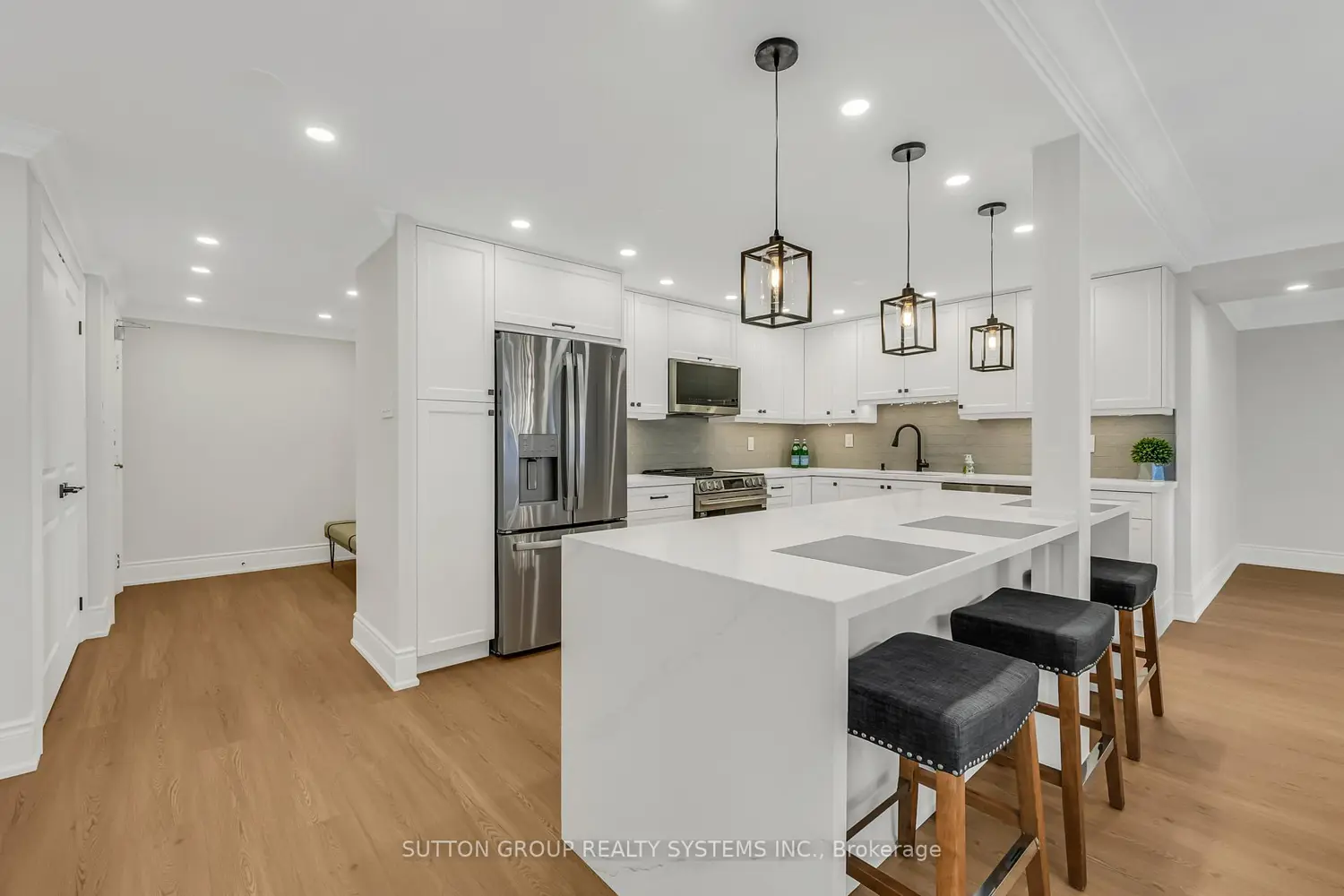2185 Marine Drive 508 photo 3
