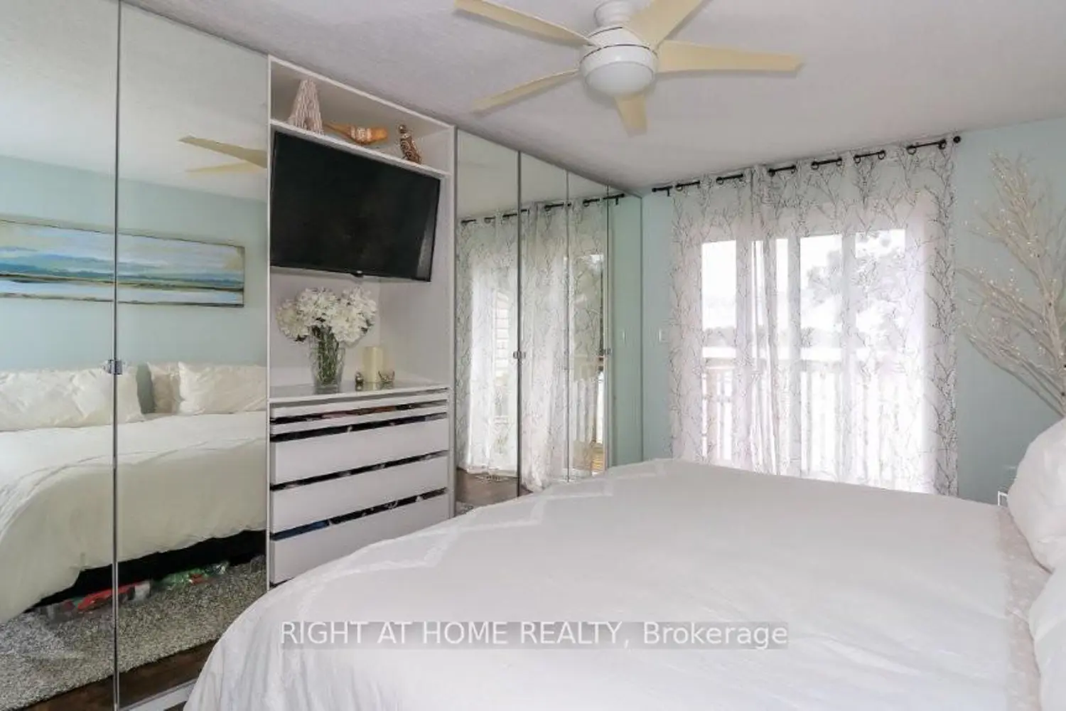 43 Olive Crescent 201 photo 5