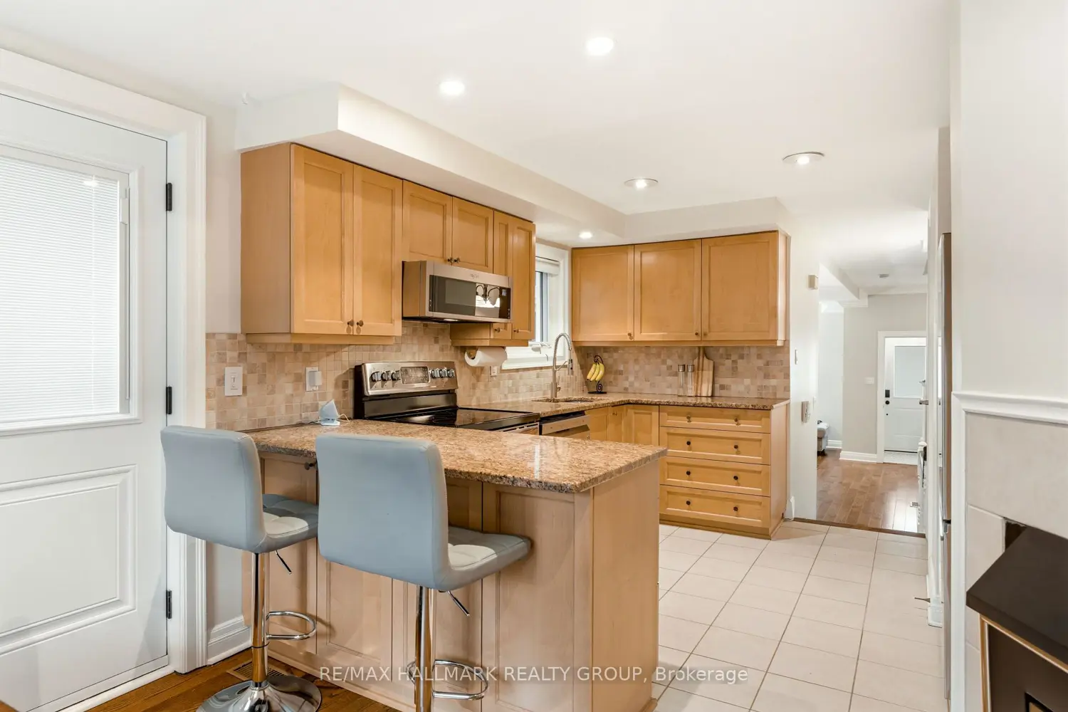 417 Daly Avenue photo 4