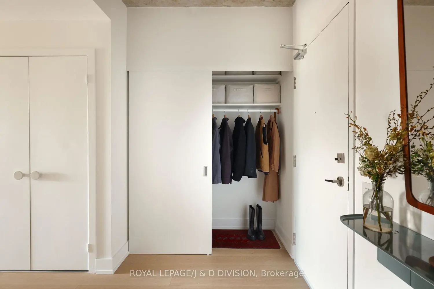 1239 Dundas Street 405 photo 3
