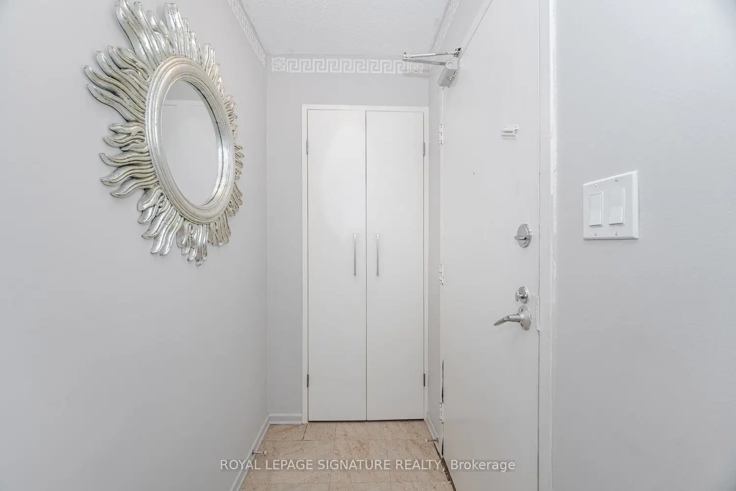 10 Edgecliff Golfway 303 photo 3