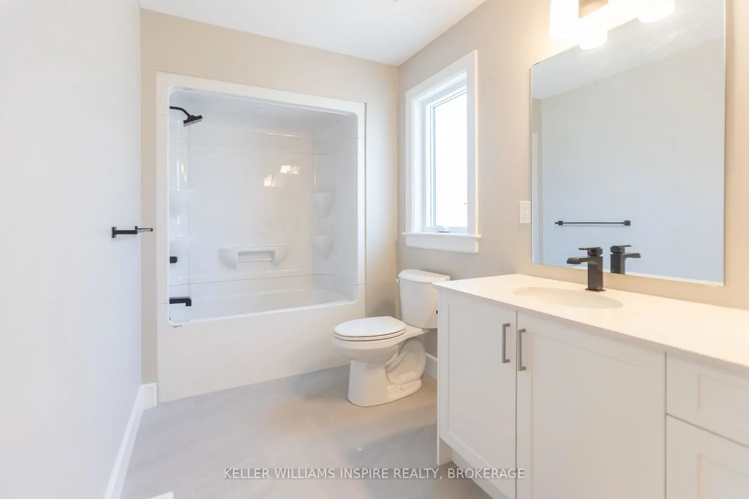 128 Mcdonough Crescent photo 5