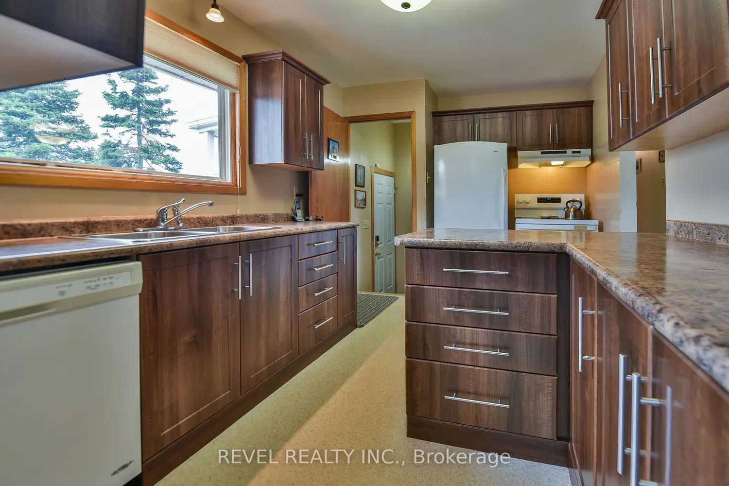 121 Hellen Avenue photo 2