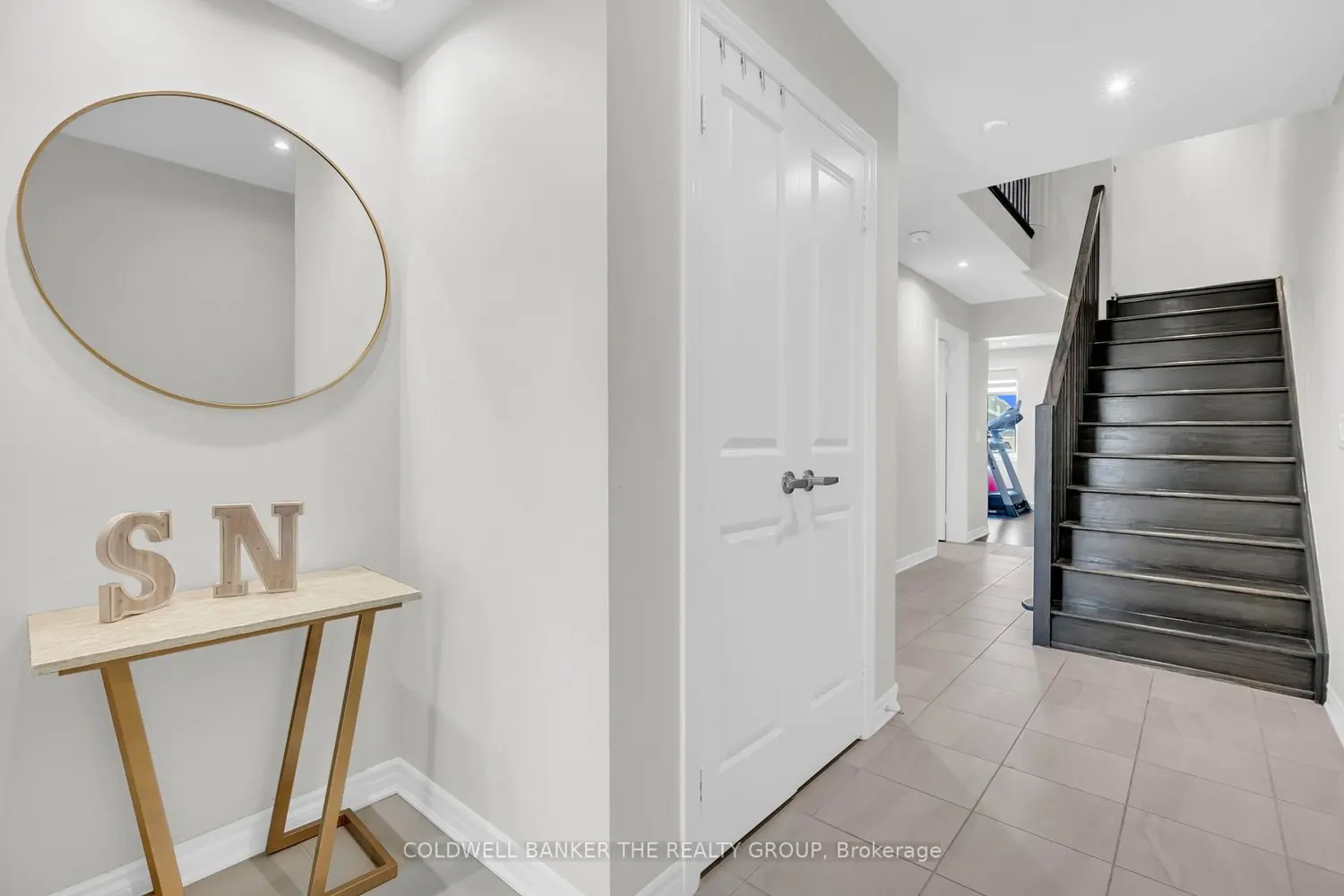 50 Edinburgh Drive 8 photo 5