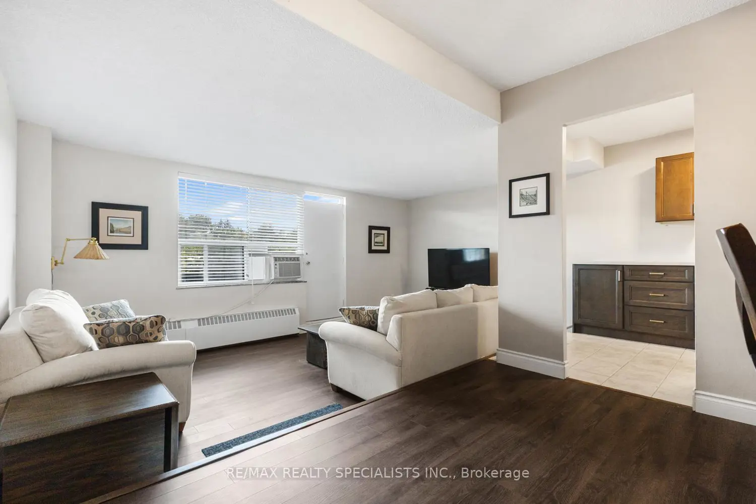 49 Queen Street 301 photo 3