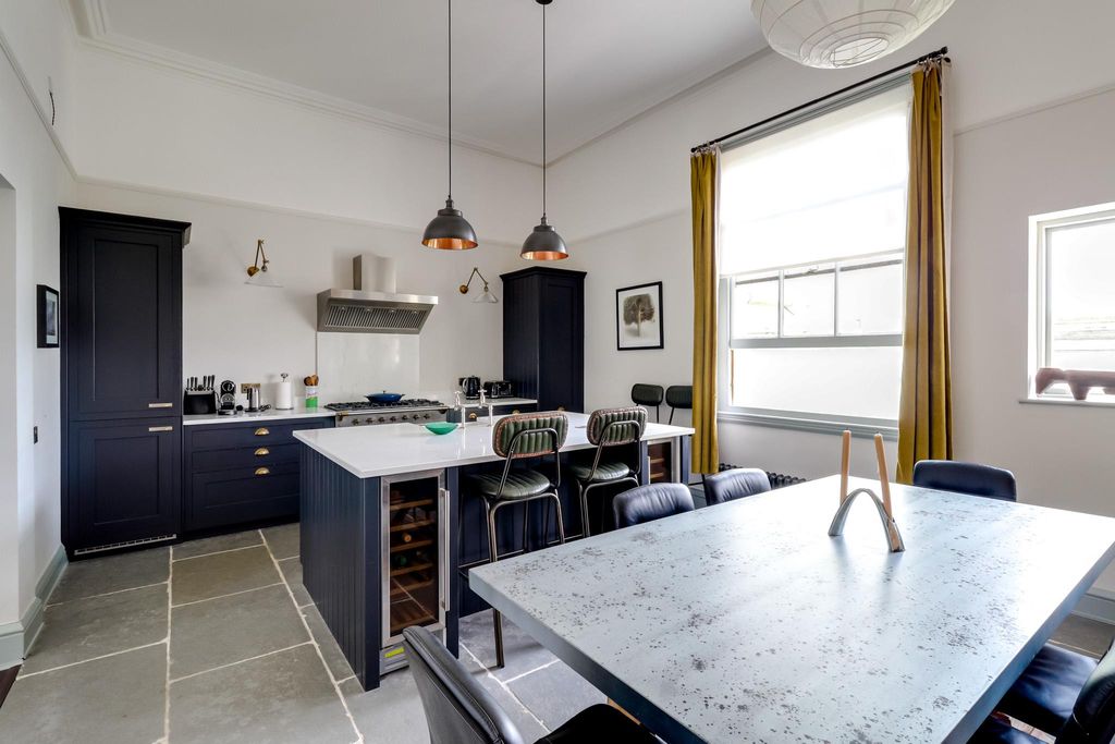 3 bed flat for saleMontpellier Grove, Cheltenham, Gloucestershire GL50 photo 5