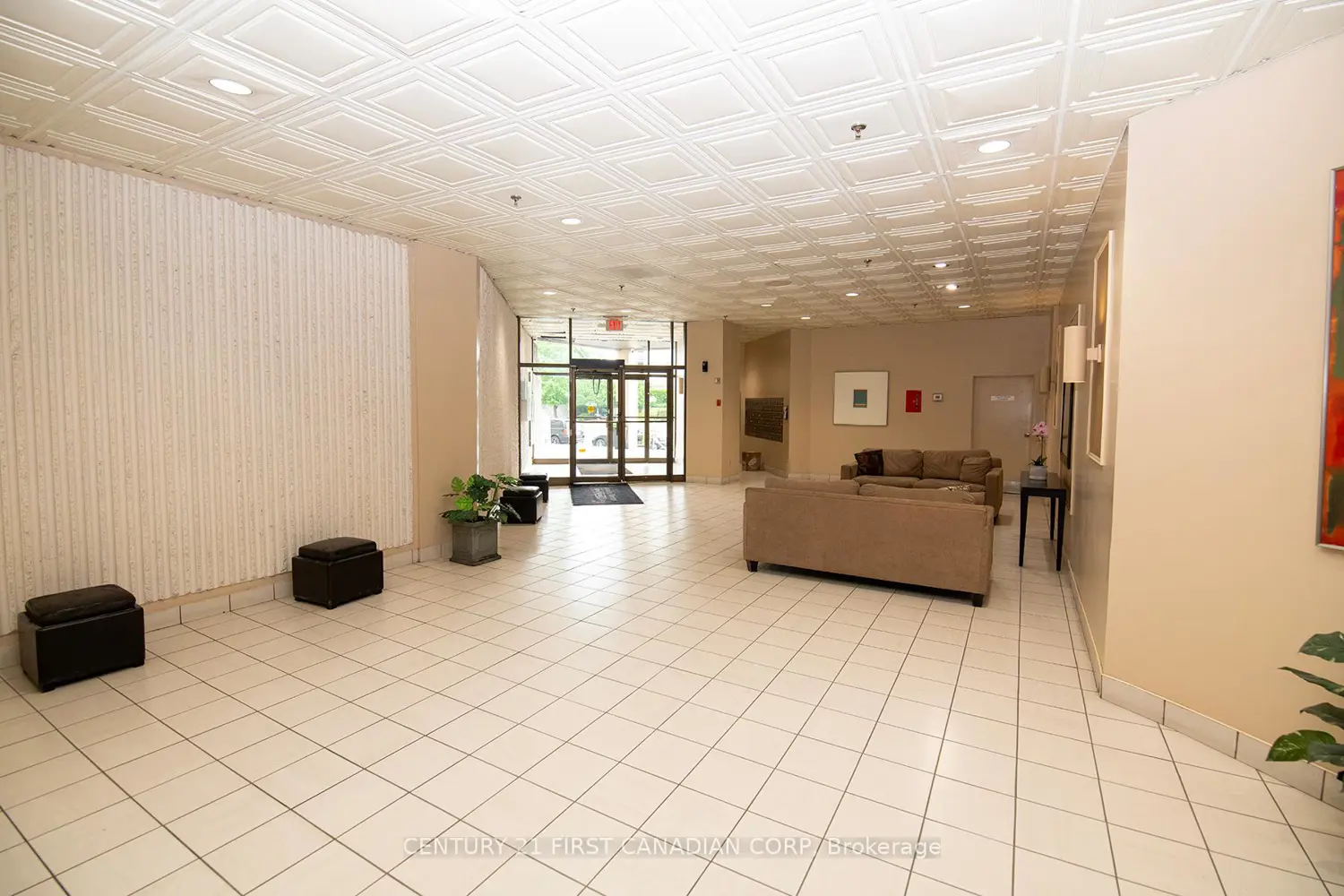380 King Street 1505 photo 4