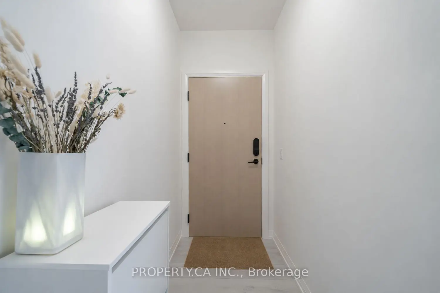 280 Dundas Street 1702 photo 3