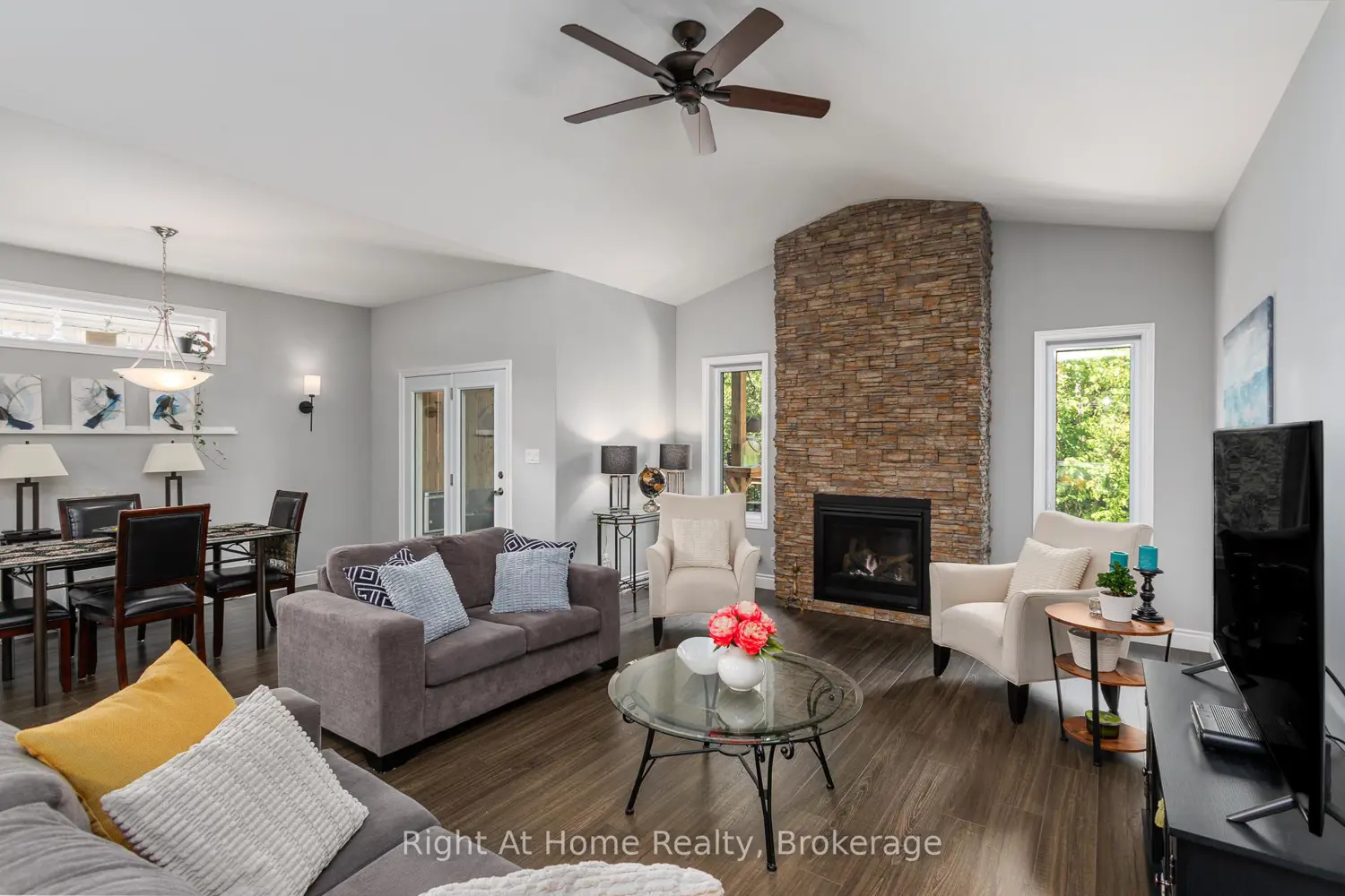 40 Birchmount Street photo 3