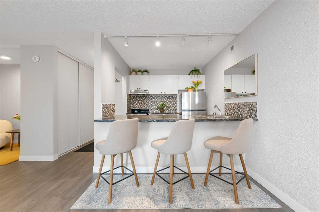 2003-221 6 Avenue SE, Calgary, AB, T2G 4Z9