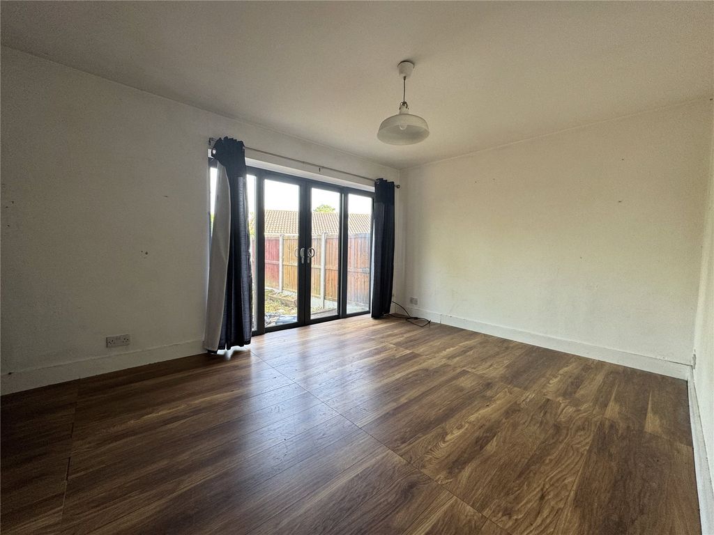 2 bed maisonette for saleCopper Beech Close, Broughton, Chester, Flintshire CH4 photo 2