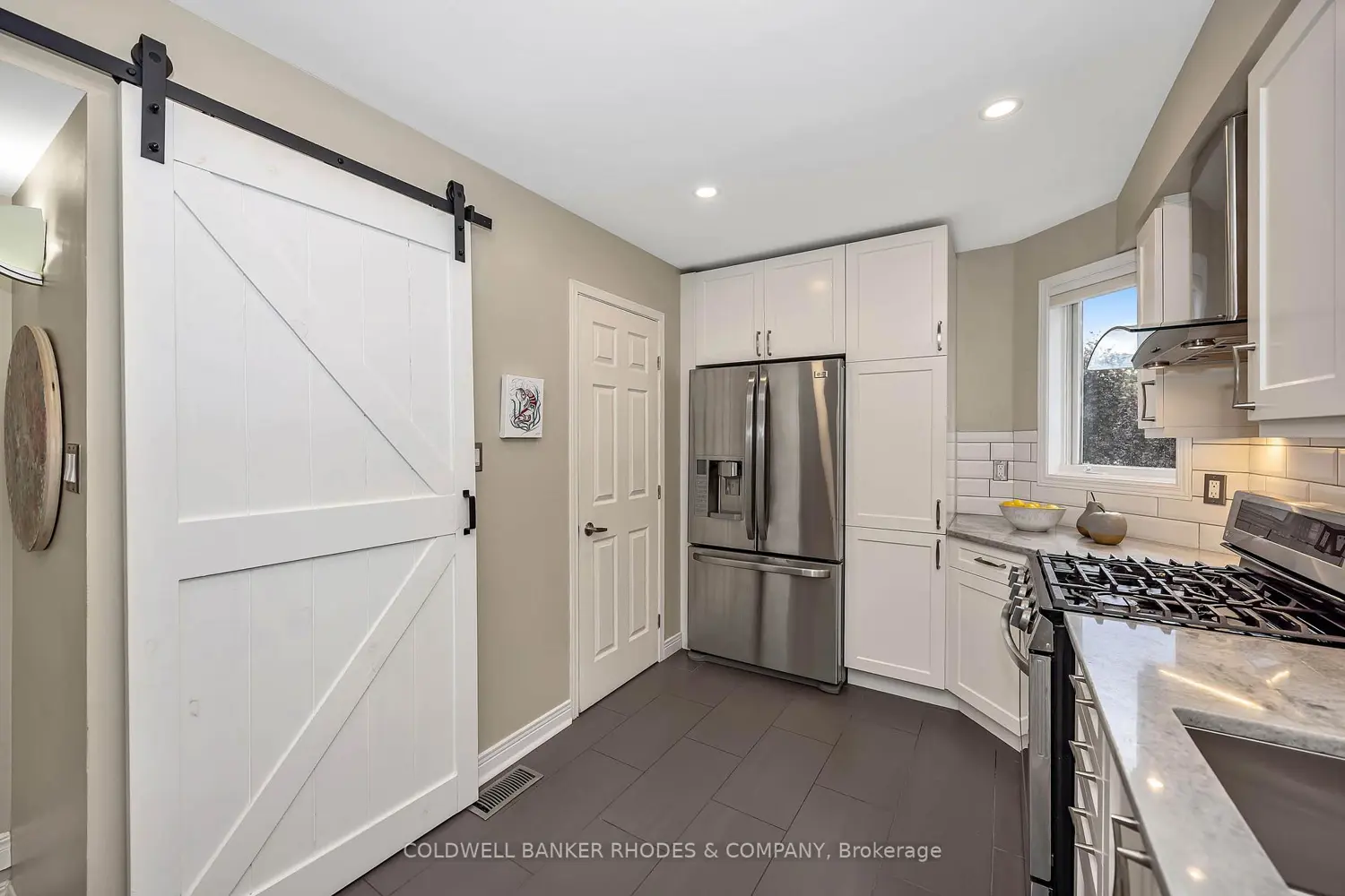 372 Lisgar Street photo 3