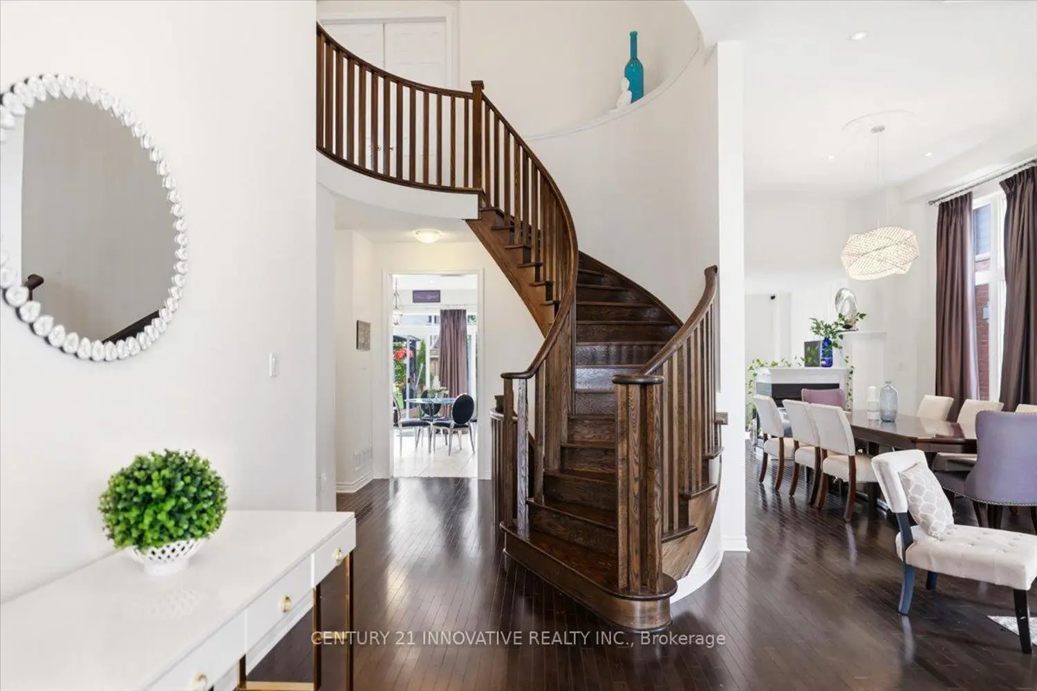 13 Royal West Drive photo 5