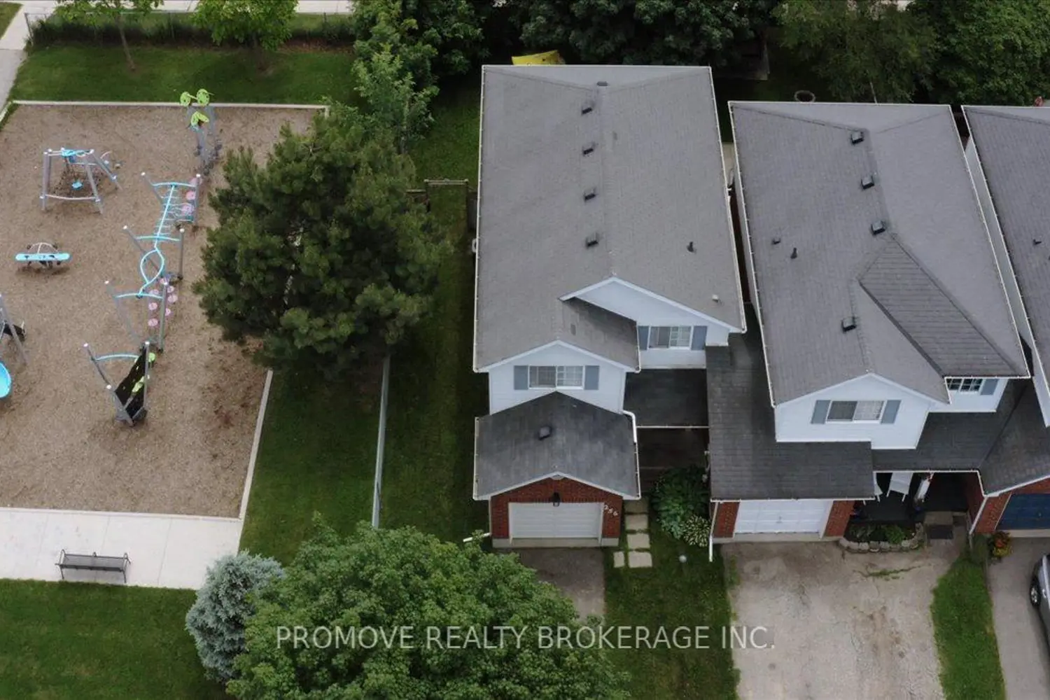 256 Tait Crescent