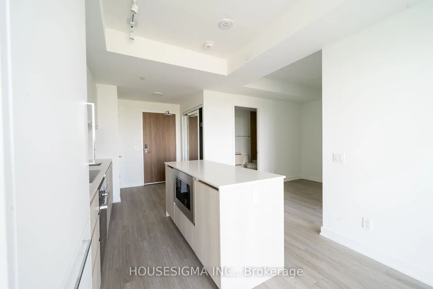 8188 Yonge Street 820 photo 4