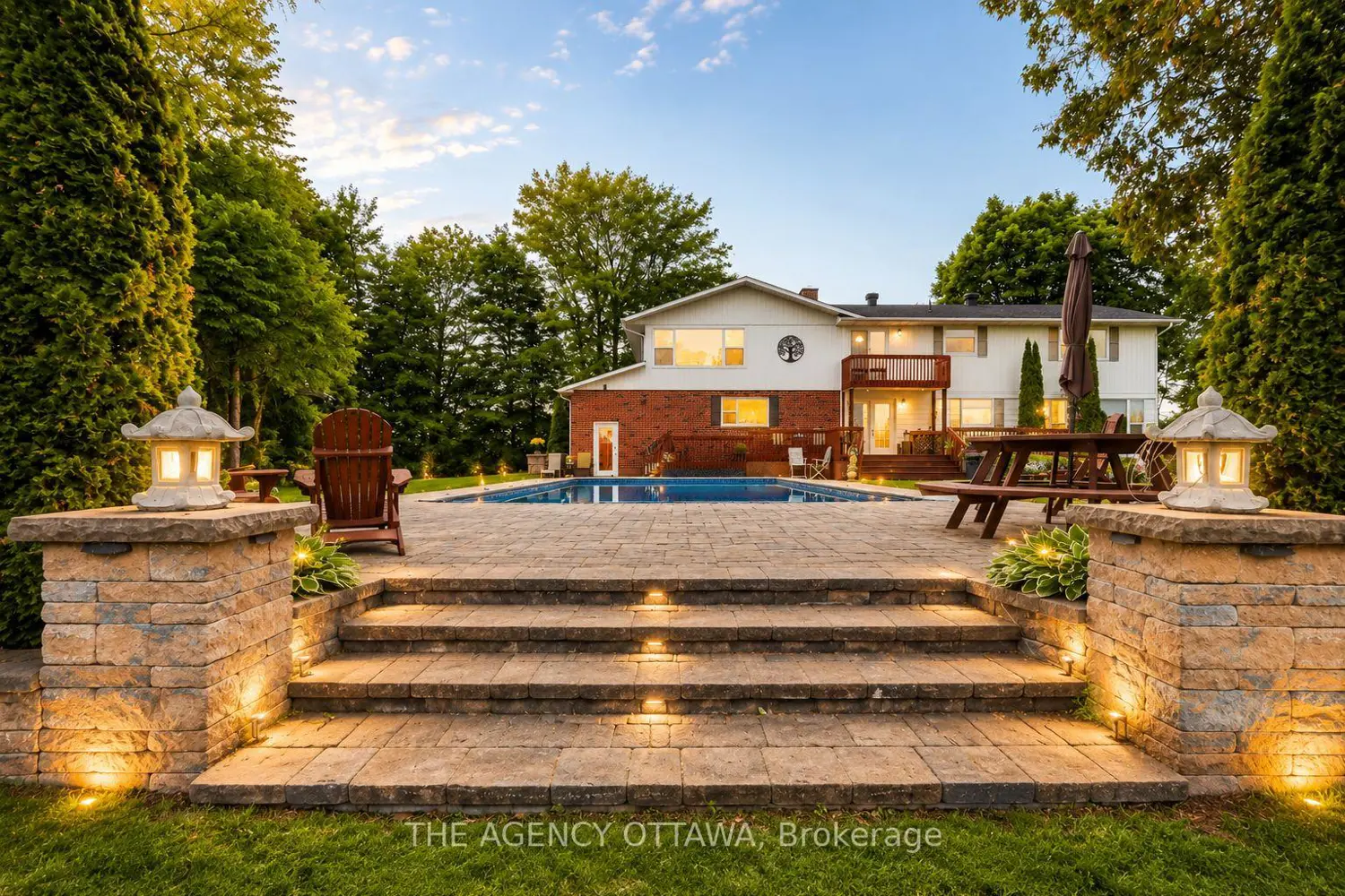 26 Willow Lane photo 3