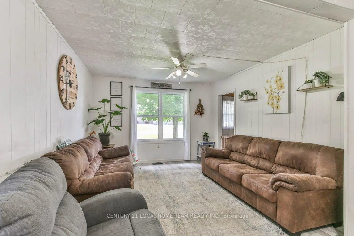 6735 Richmond Road photo 2