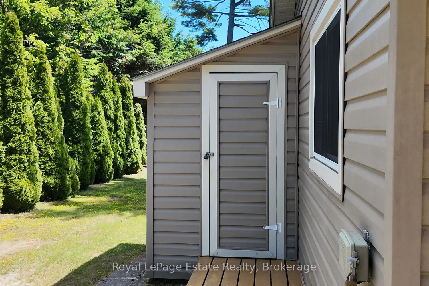 407 Third Avenue photo 3