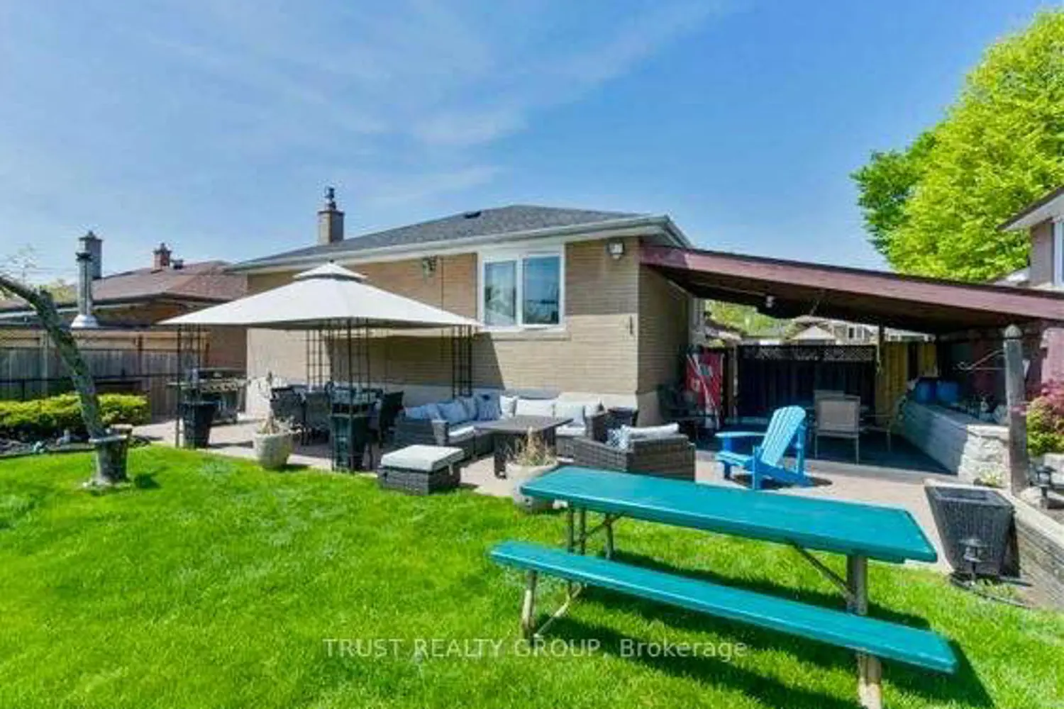 9 Del Ria Drive photo 3
