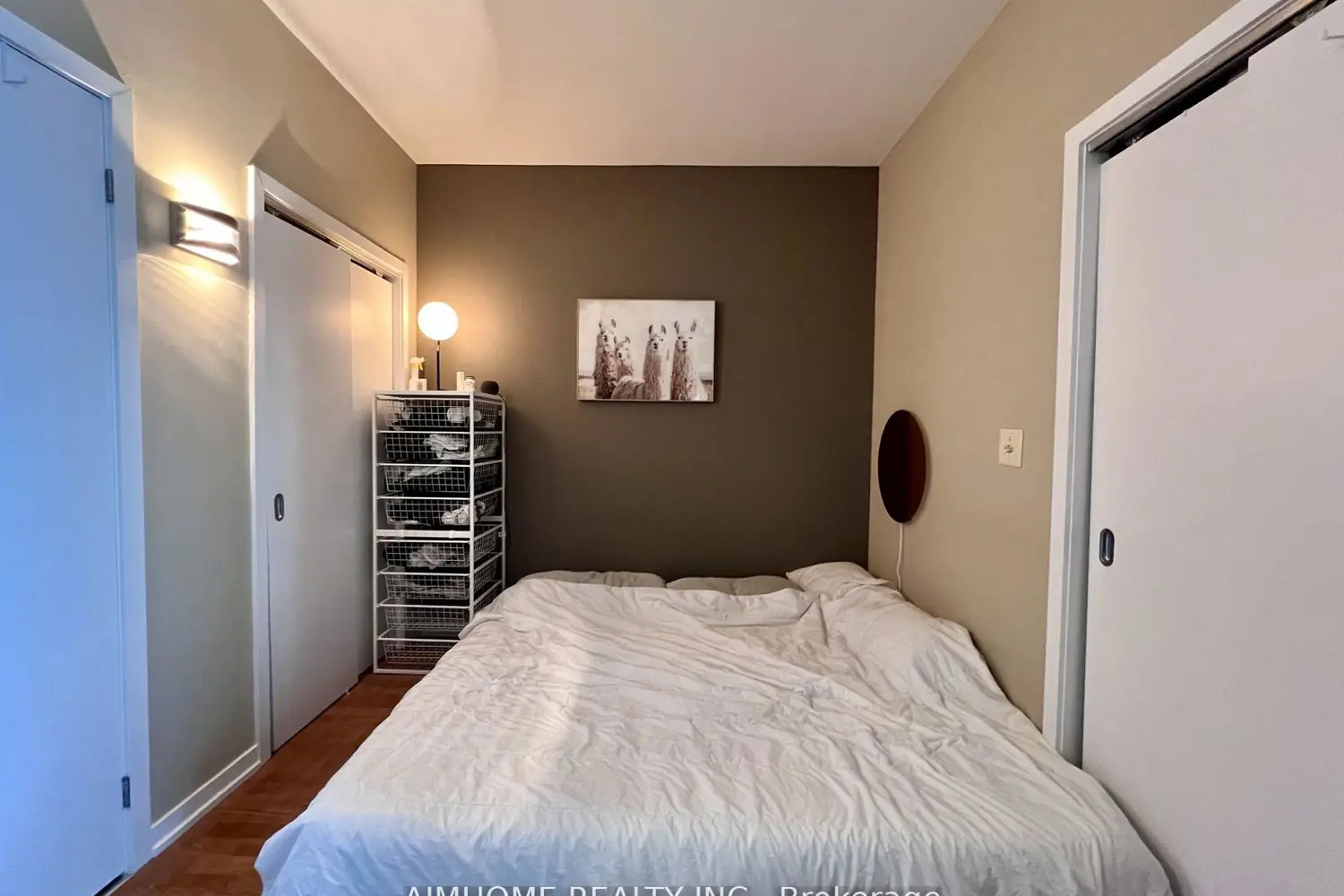 33 Lombard Street 2505 photo 4