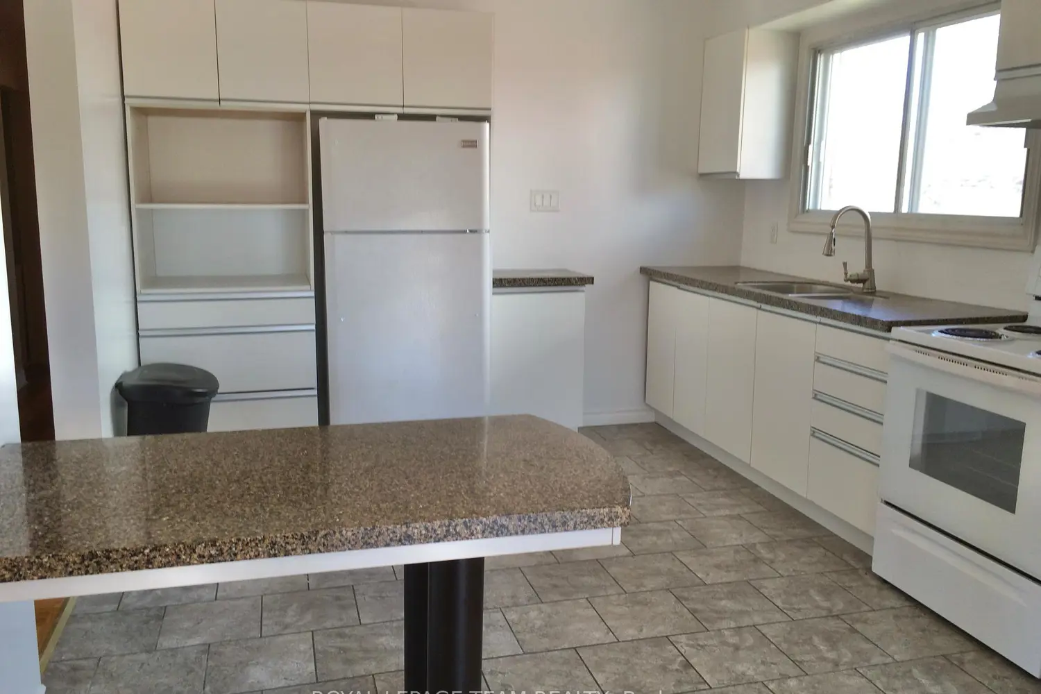 1627 Chaucer Avenue 1 & 2 photo 5