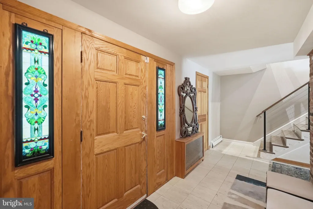 9228 Farnsworth Drive, Potomac, MD 20854
