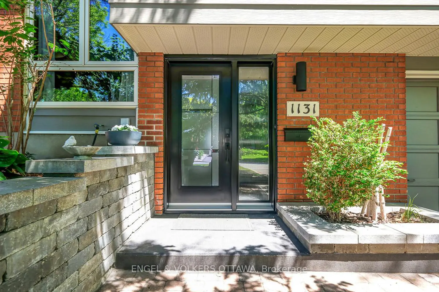1131 Cameo Drive photo 4