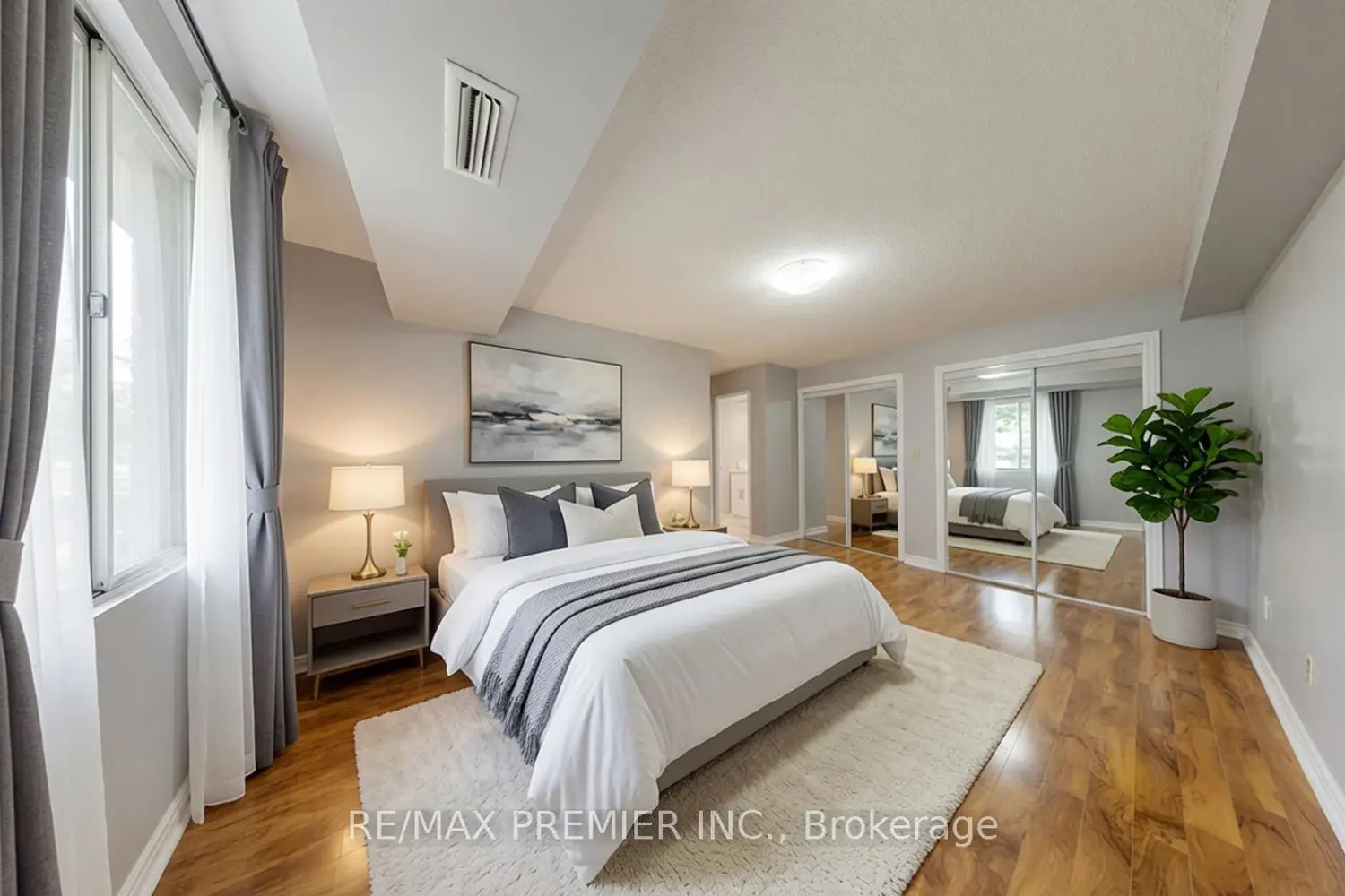 1250 Mississauga Valley Boulevard 51 photo 4
