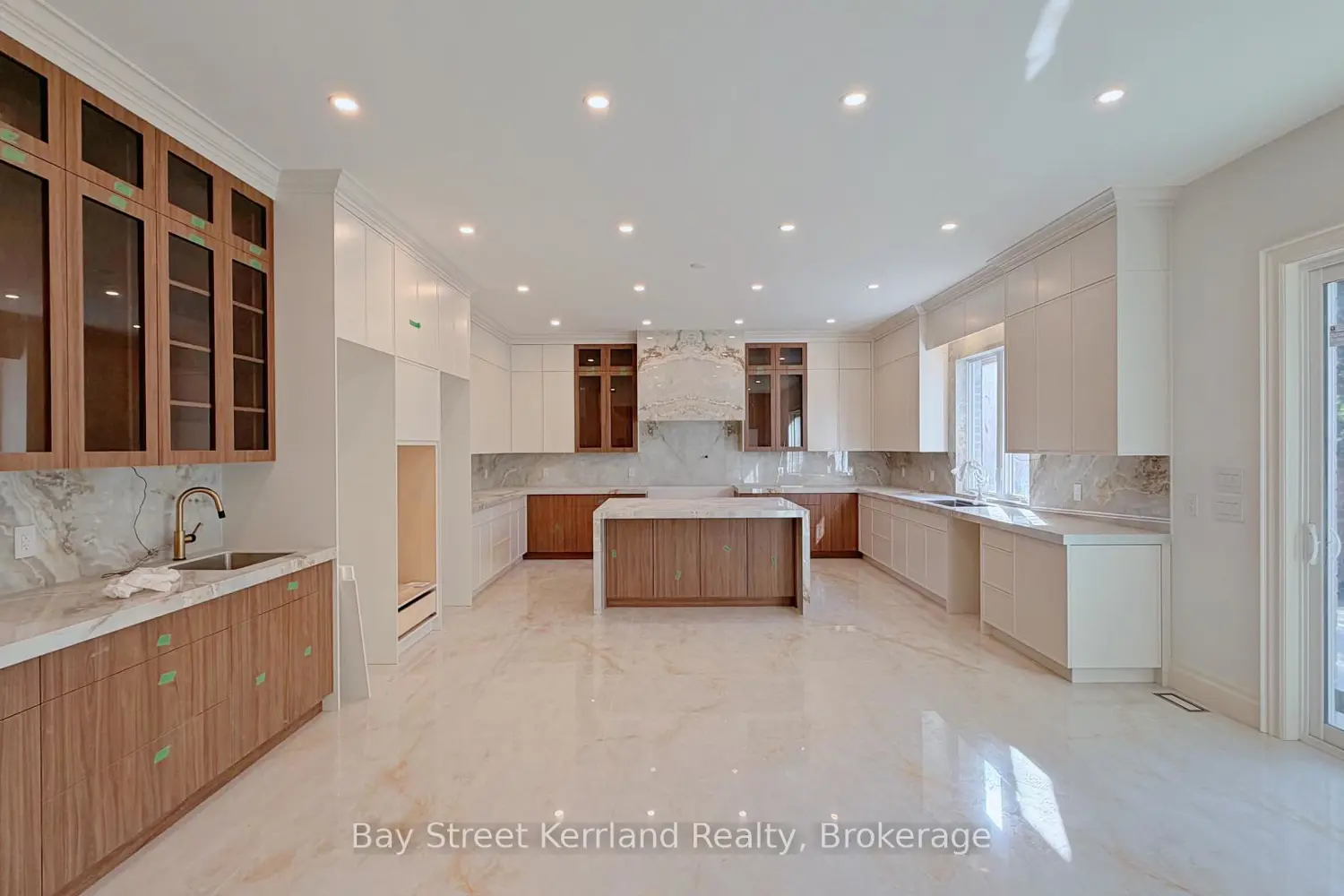 80 Highglen Avenue photo 3