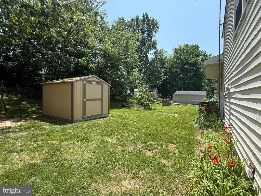148 W Edinburgh Drive, New Castle, DE 19720