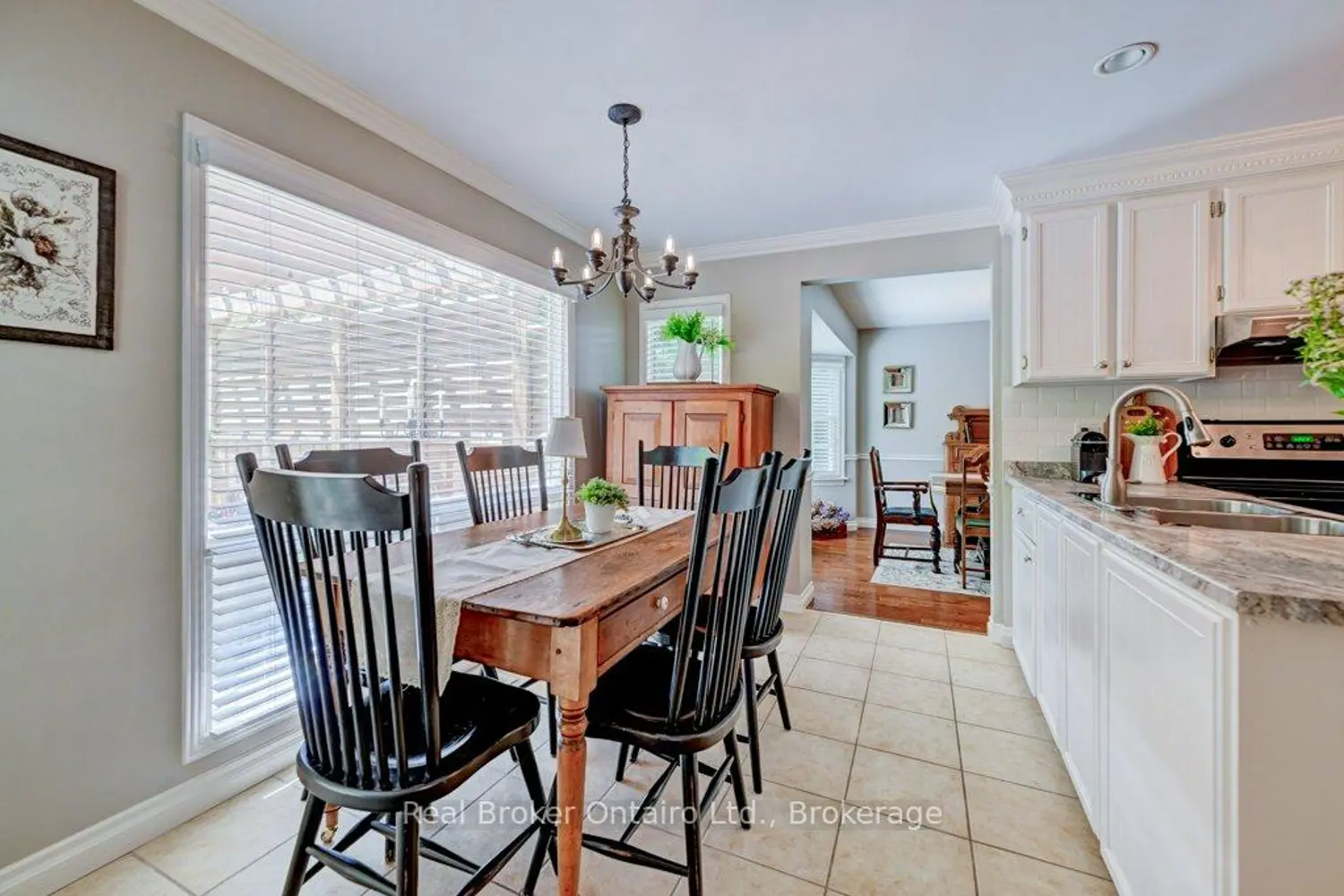 469 Westvale Drive photo 5