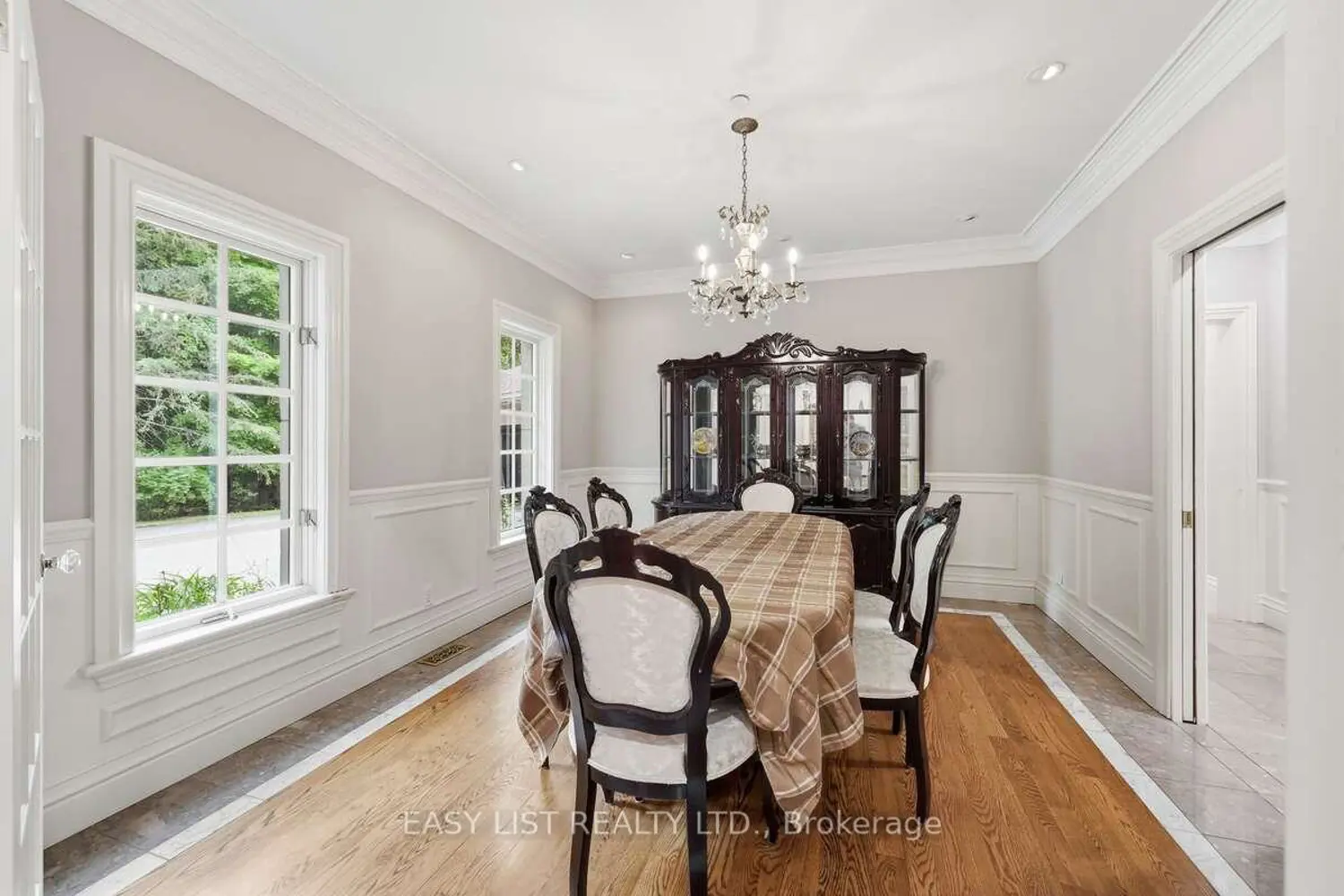 28 Marchbrook Circle photo 5