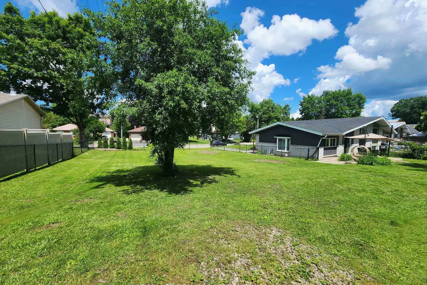 345 Pearl Street photo 3