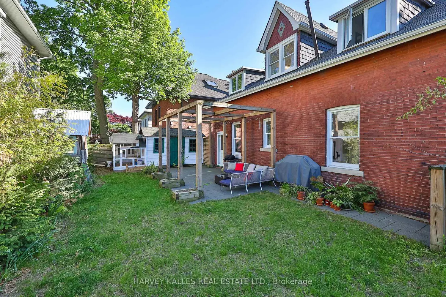 139 Hammersmith Avenue photo 3