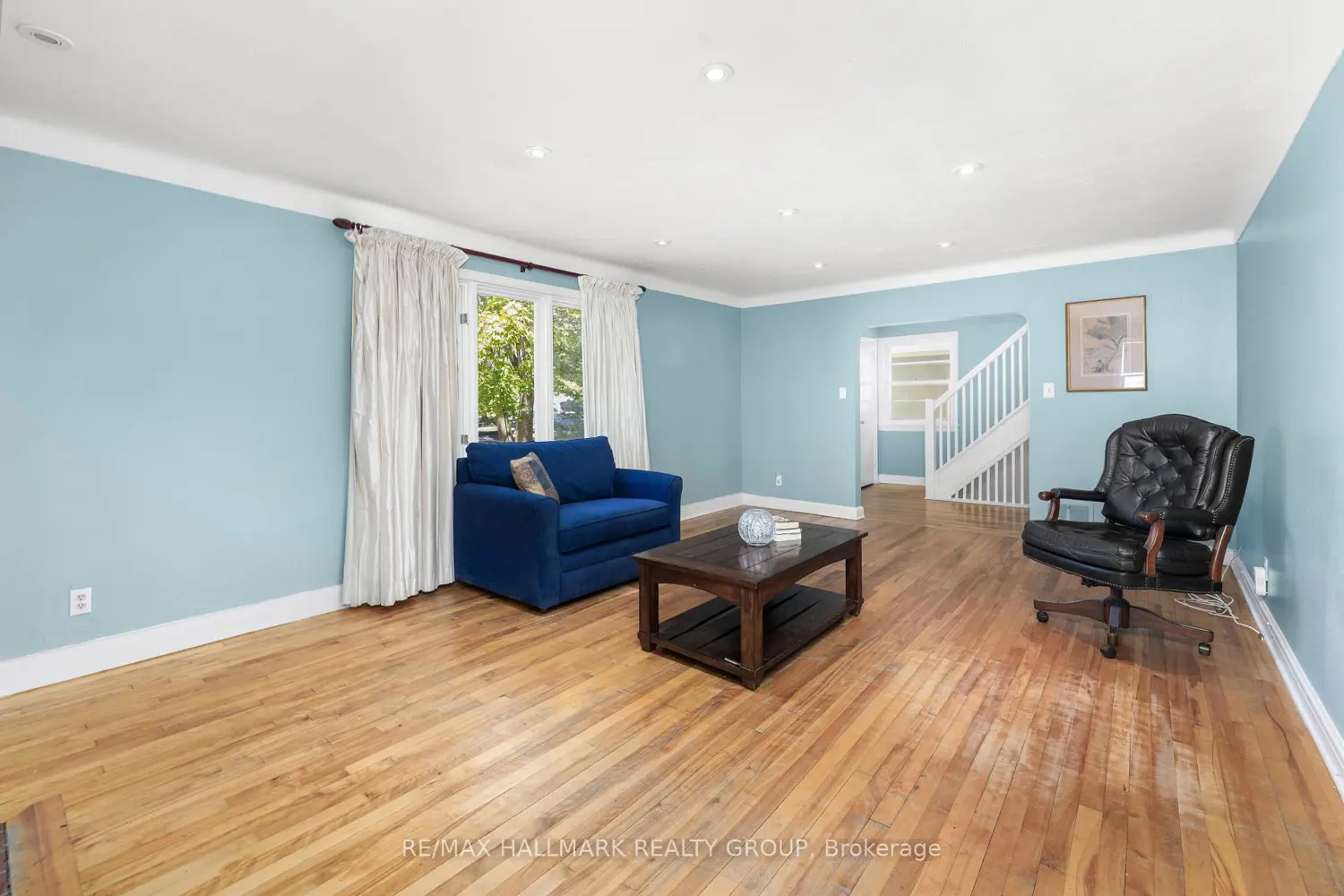 824 Byron Avenue photo 4